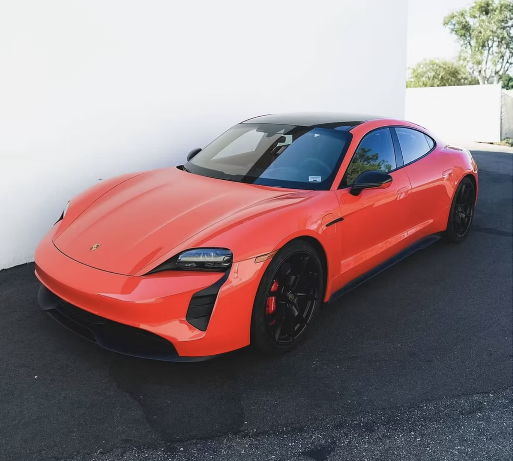 Gloss Scarlet, Porsche Taycan