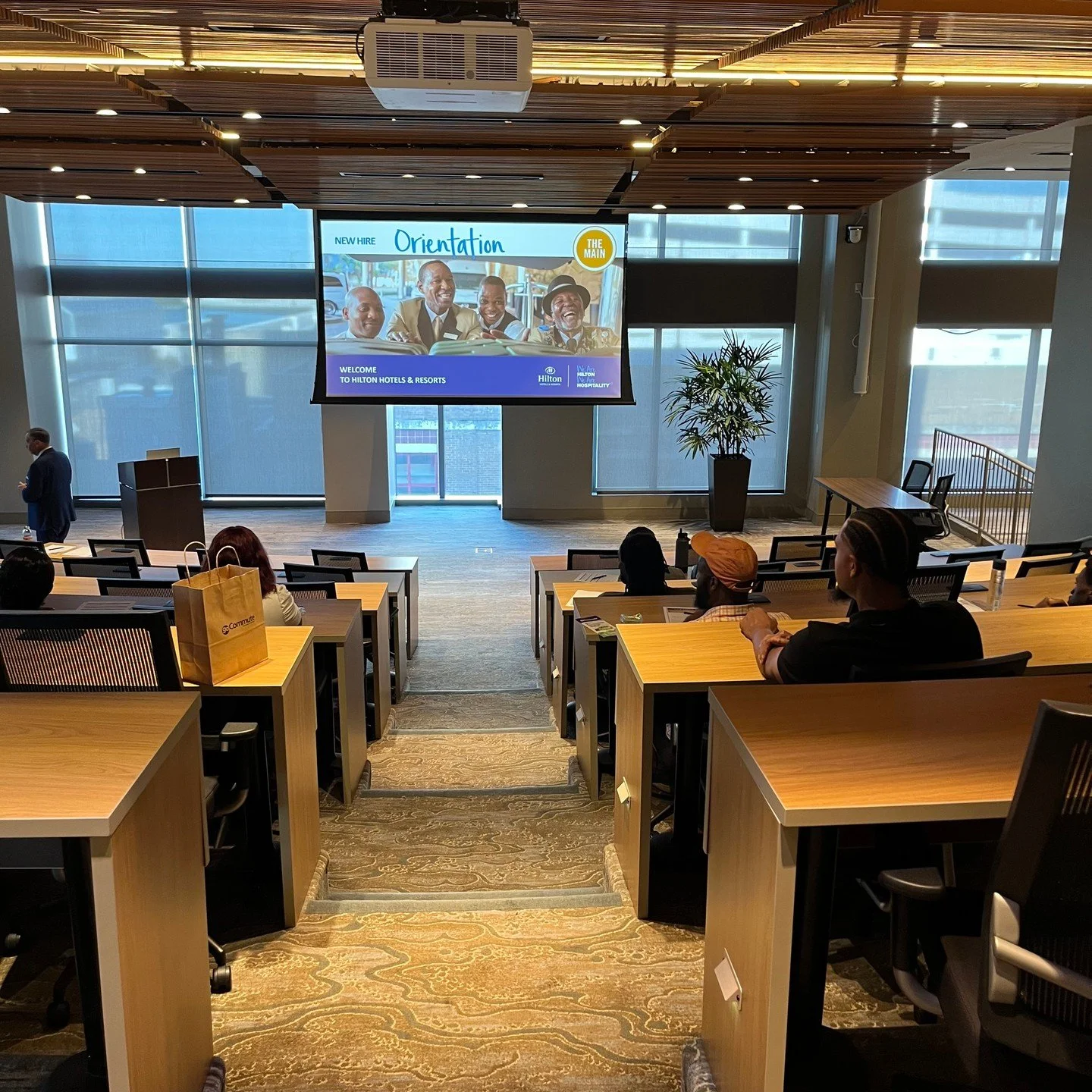 goCommute works with employers across Hampton Roads to educate and encourage their employees to commute smarter. Whether riding by carpool, vanpool, transit, biking, walking, or teleworking, one less single-occupancy vehicle on the road reduces traff