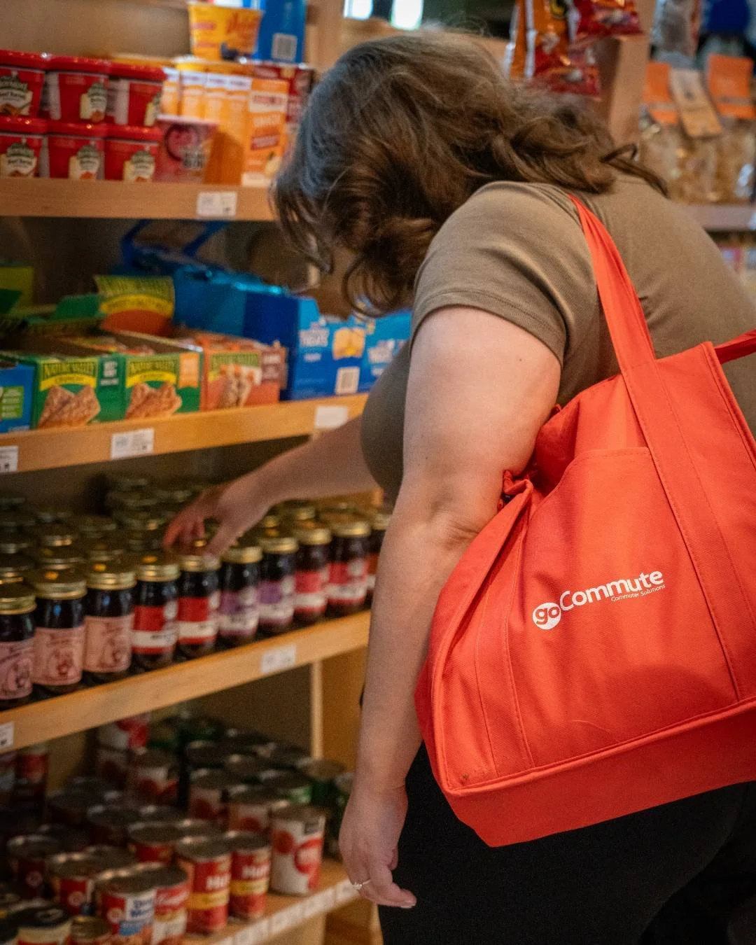 Sunny skies and warm temperatures have us dreaming about weekend farmer's markets here in Hampton Roads. 🤩

Skip the drive and try biking or walking to your next event! Pro tip: Bring a basket or cooler bag so any food stays fresh. 🧺

📍 Market Str