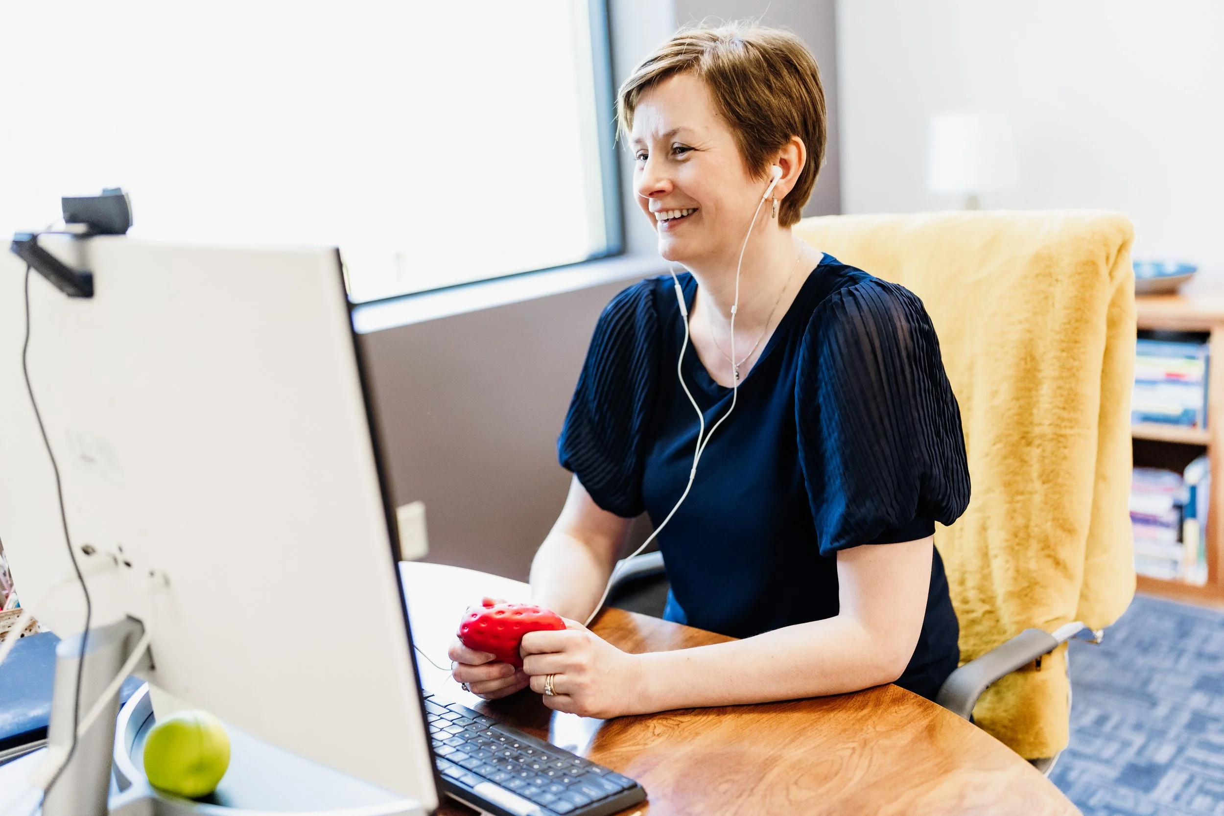 Online counseling with Ania Scanlan, LMFT