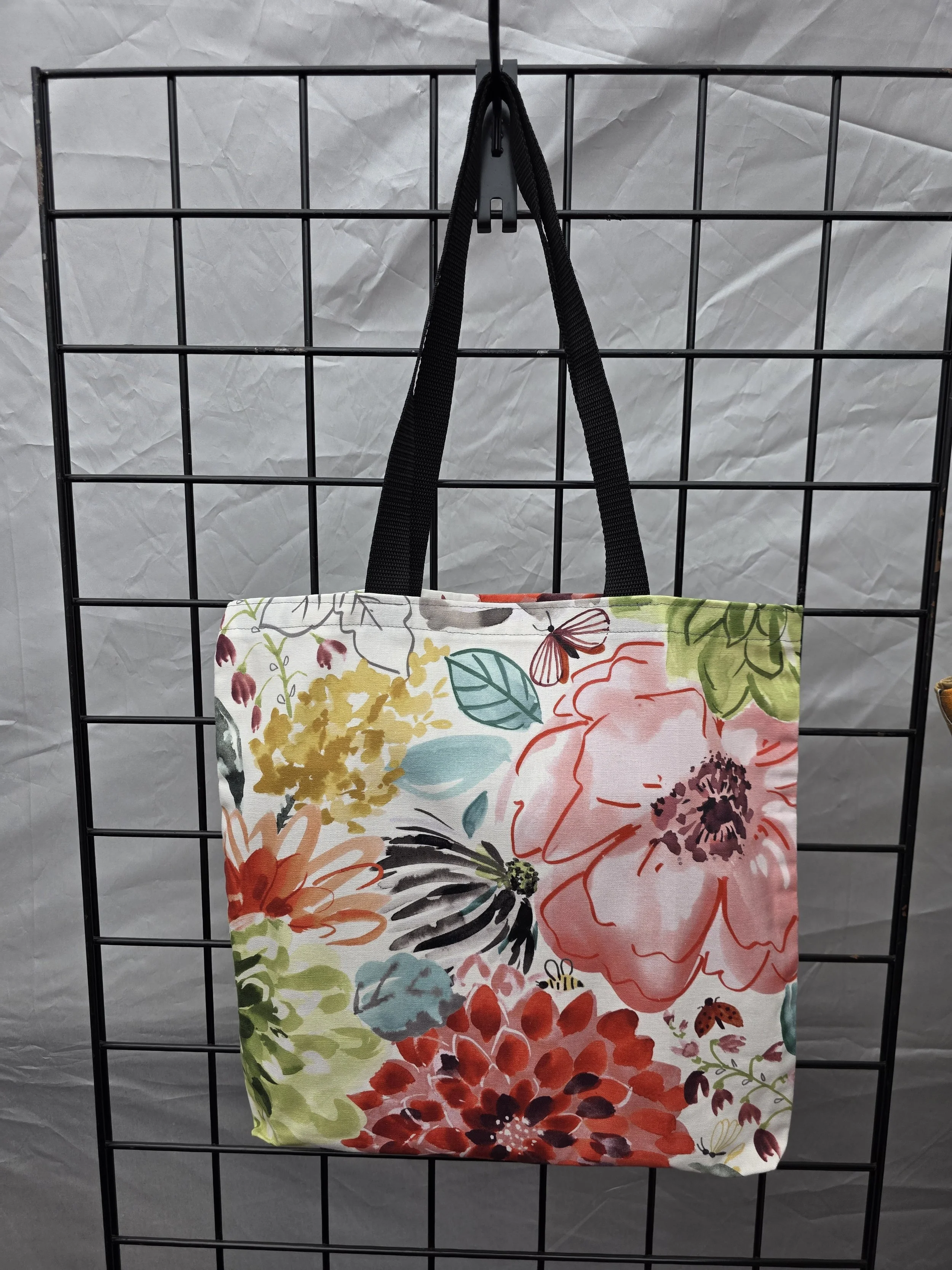 Basic Tote - Floral and Bees