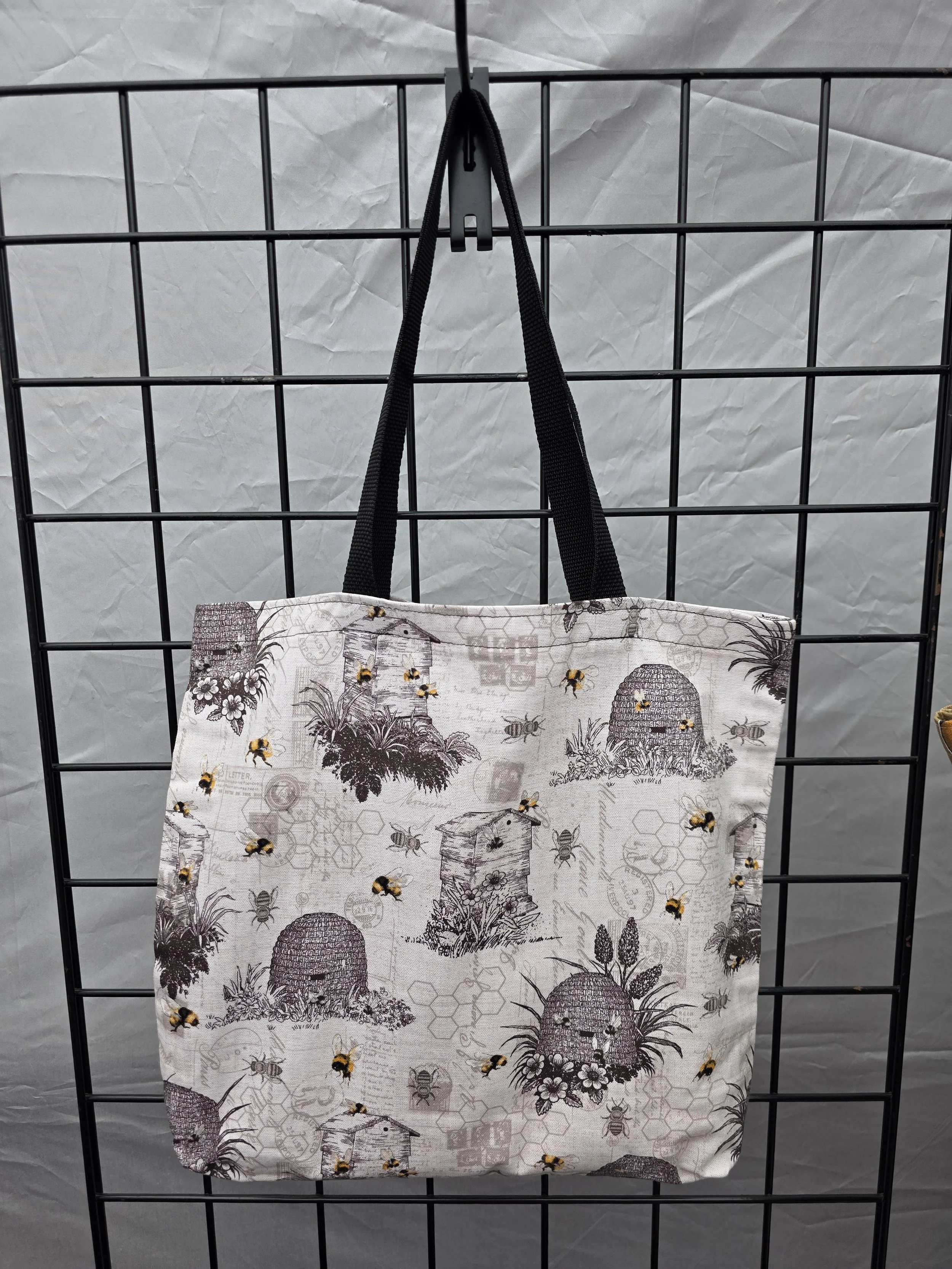 Basic Tote - Vintage Bee Hives