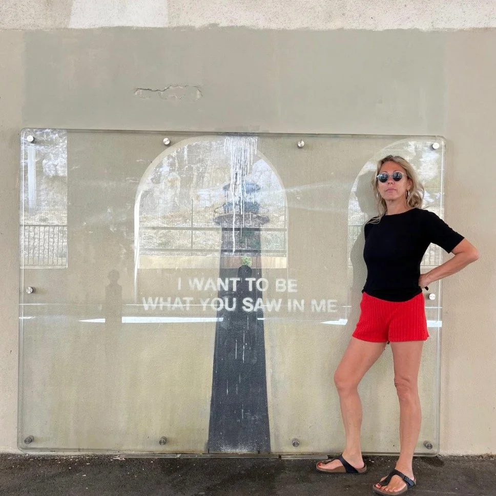 Recently, I had the opportunity to visit Marseille and witness Banksy's latest street mural discreetly placed on a beige wall along Rue F&eacute;lix Fr&eacute;gier in Marseille&rsquo;s 7th arrondissement.

The artwork features a striking black stenci