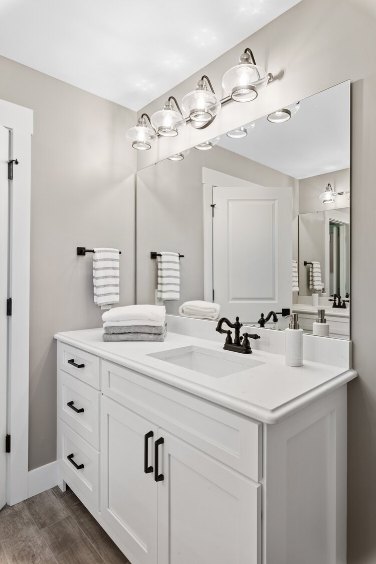 Bathroom_1.jpg