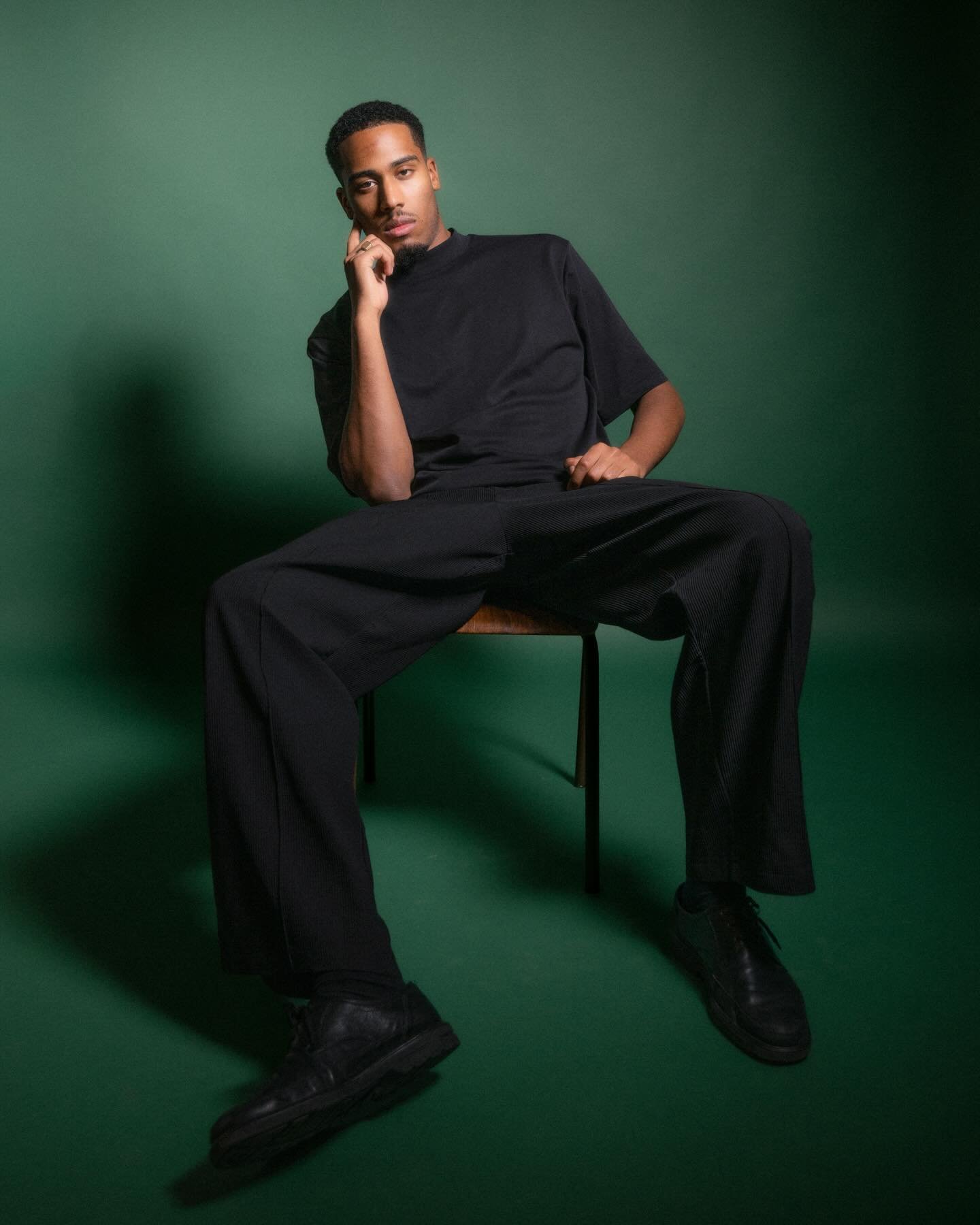 Press shoot with @louisd0r 
&bull;
&bull;
&bull;
&bull;
&bull;
#studiophotography #photography #studiolighting #modelpose