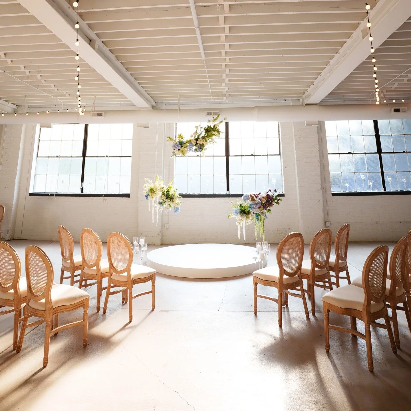Taking some time to reflect back on some beautiful projects we were a part of in June. So excited to work with some of these talented vendors again for the #SprinklevilleSocial tomorrow. 

Photographer: @nicoledixonphoto

Planning @wegmanevents
Flora