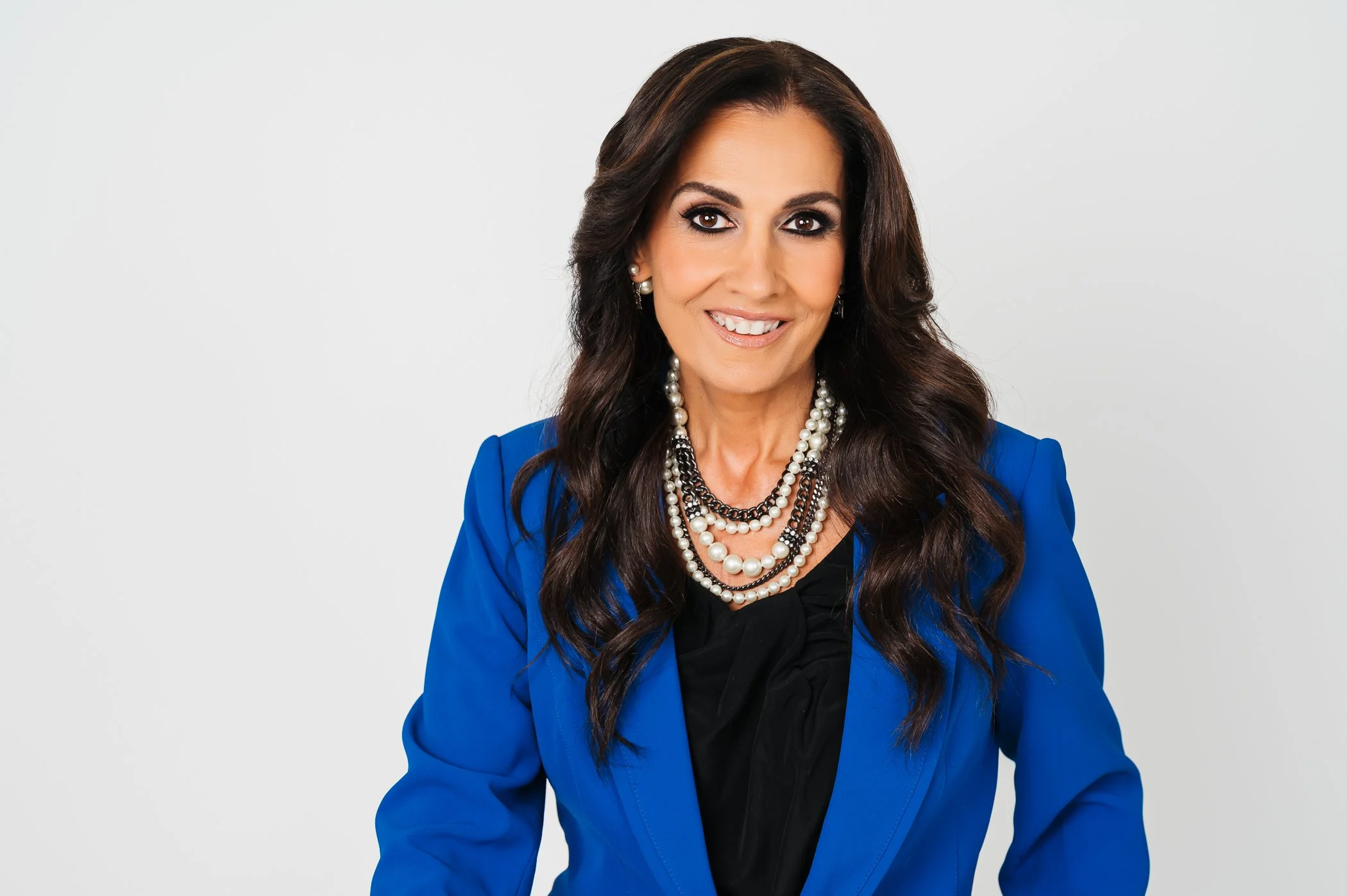 sima-corporate-look-blue-blazer-headshot.jpg