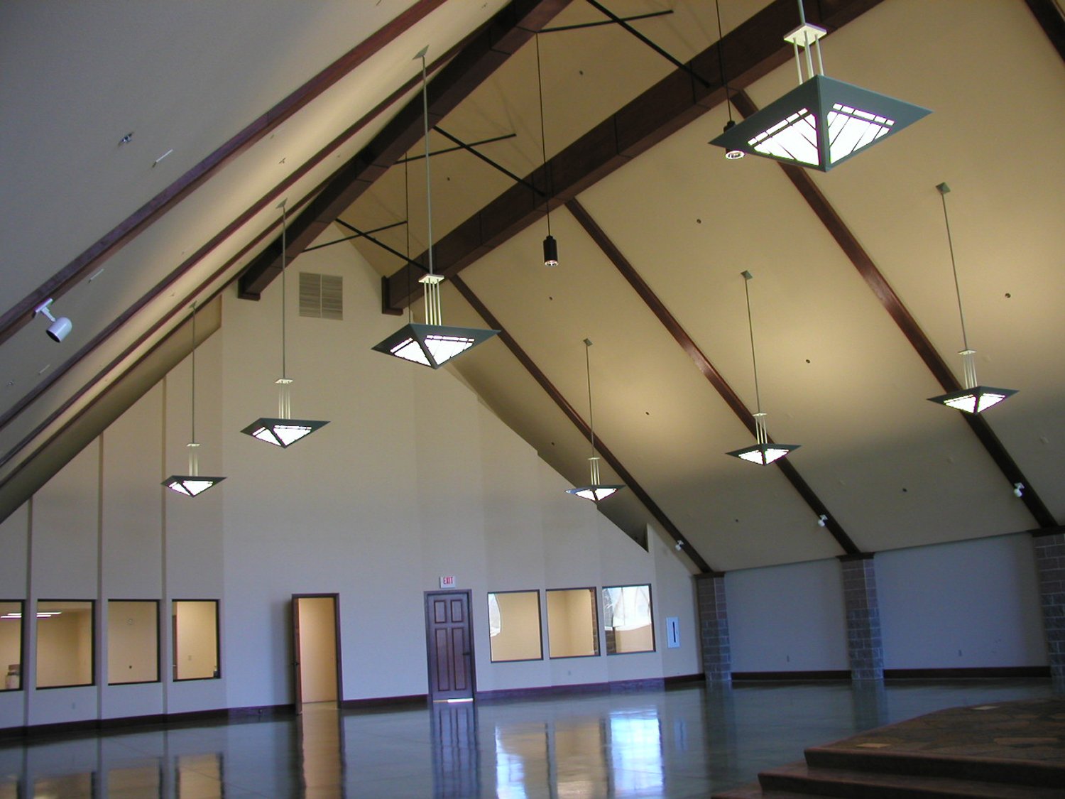 Interior 1.jpg