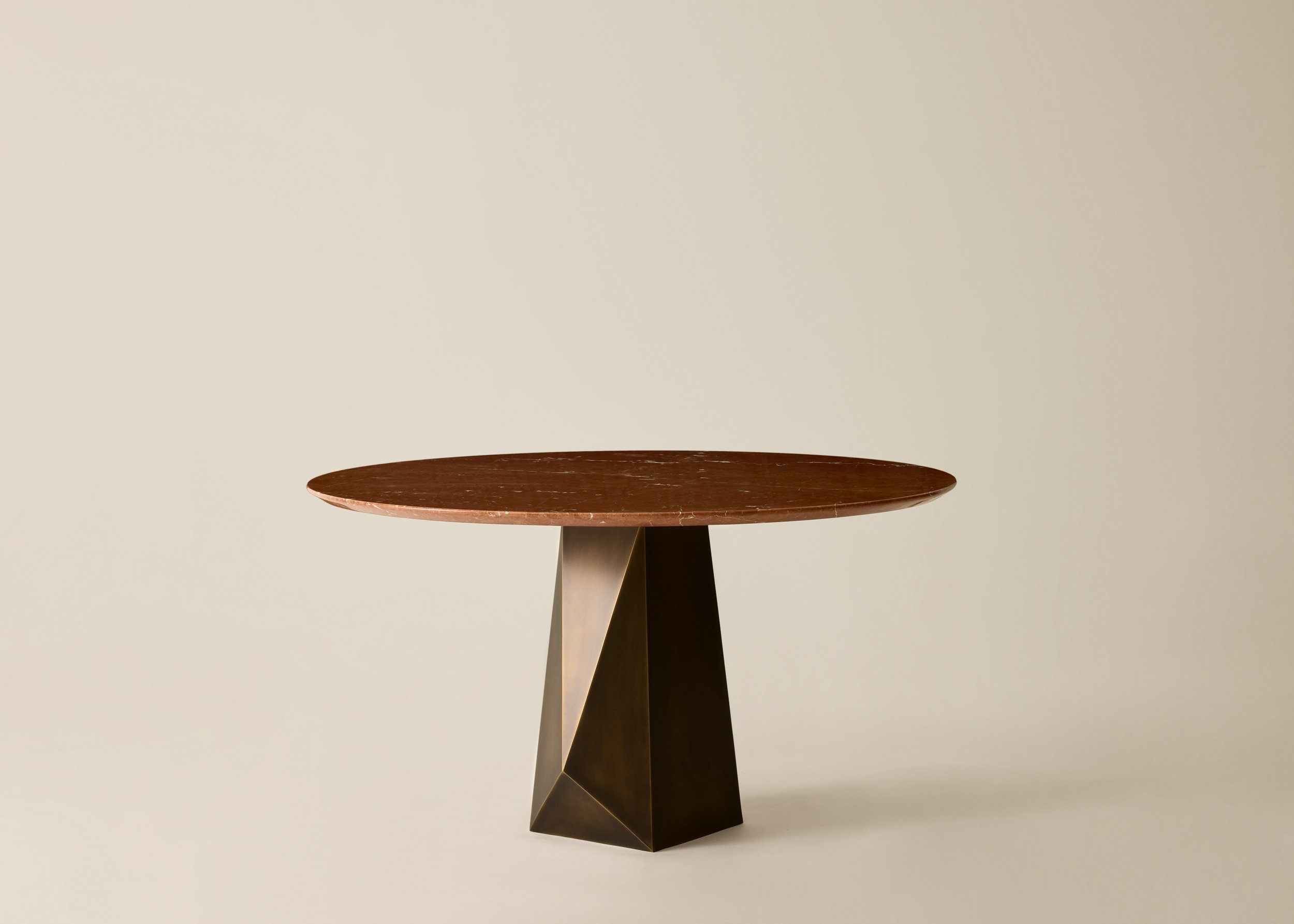 EC_1-15-25_Oscar-Table_Rojo_001.jpg