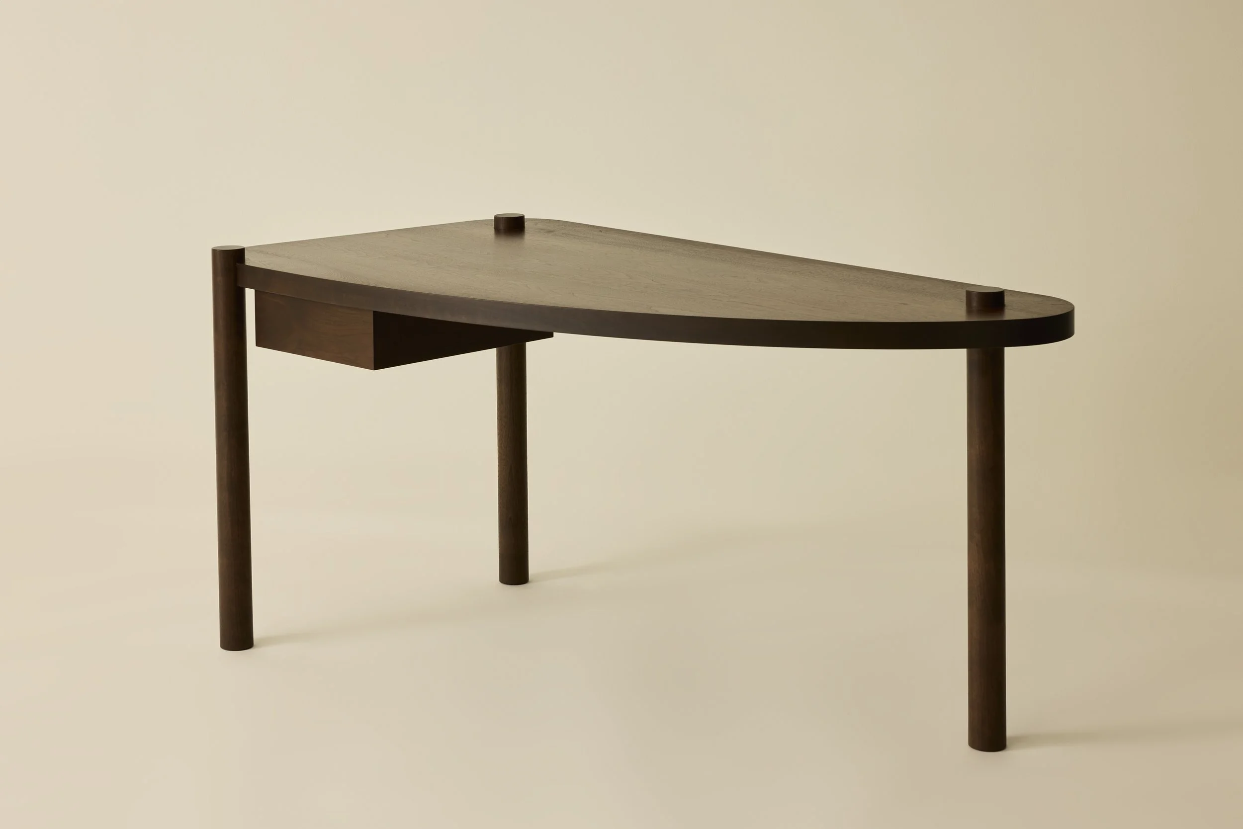 5 / 6  -  Martie Desk