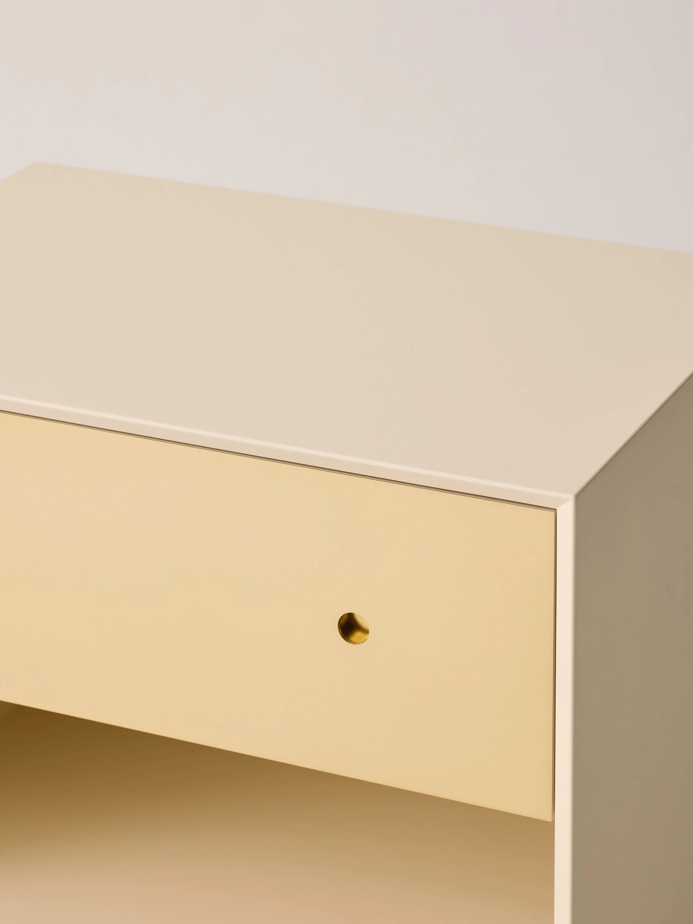 5 / 5  -  Detail Julie Nightstand