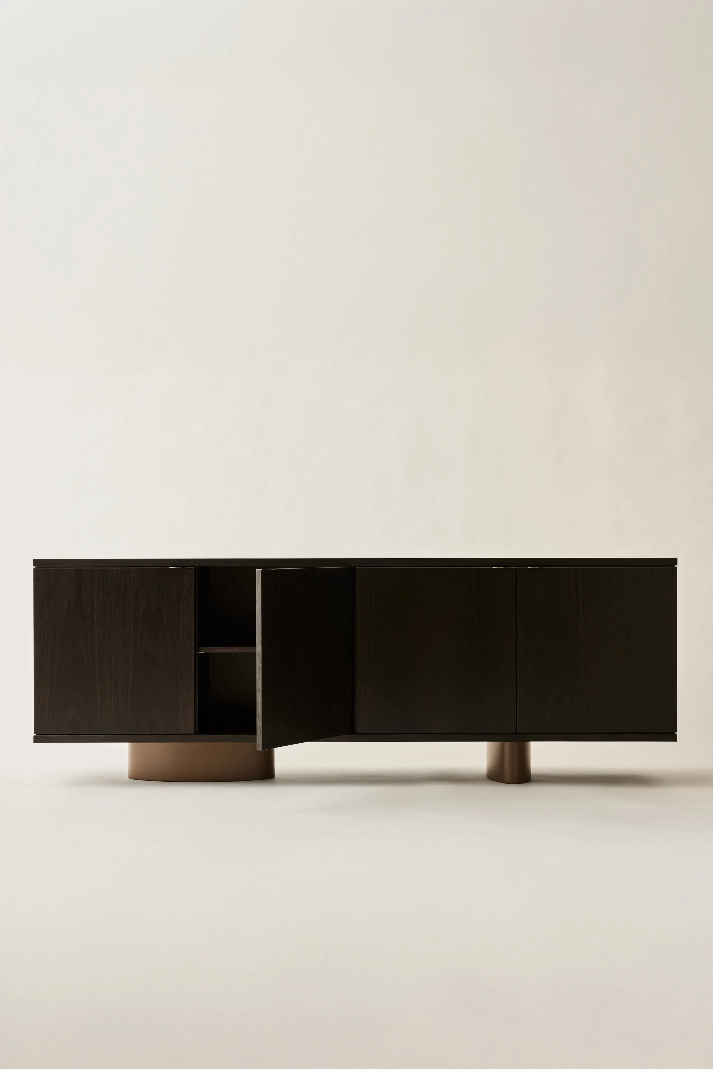 PHILLIPS Credenza