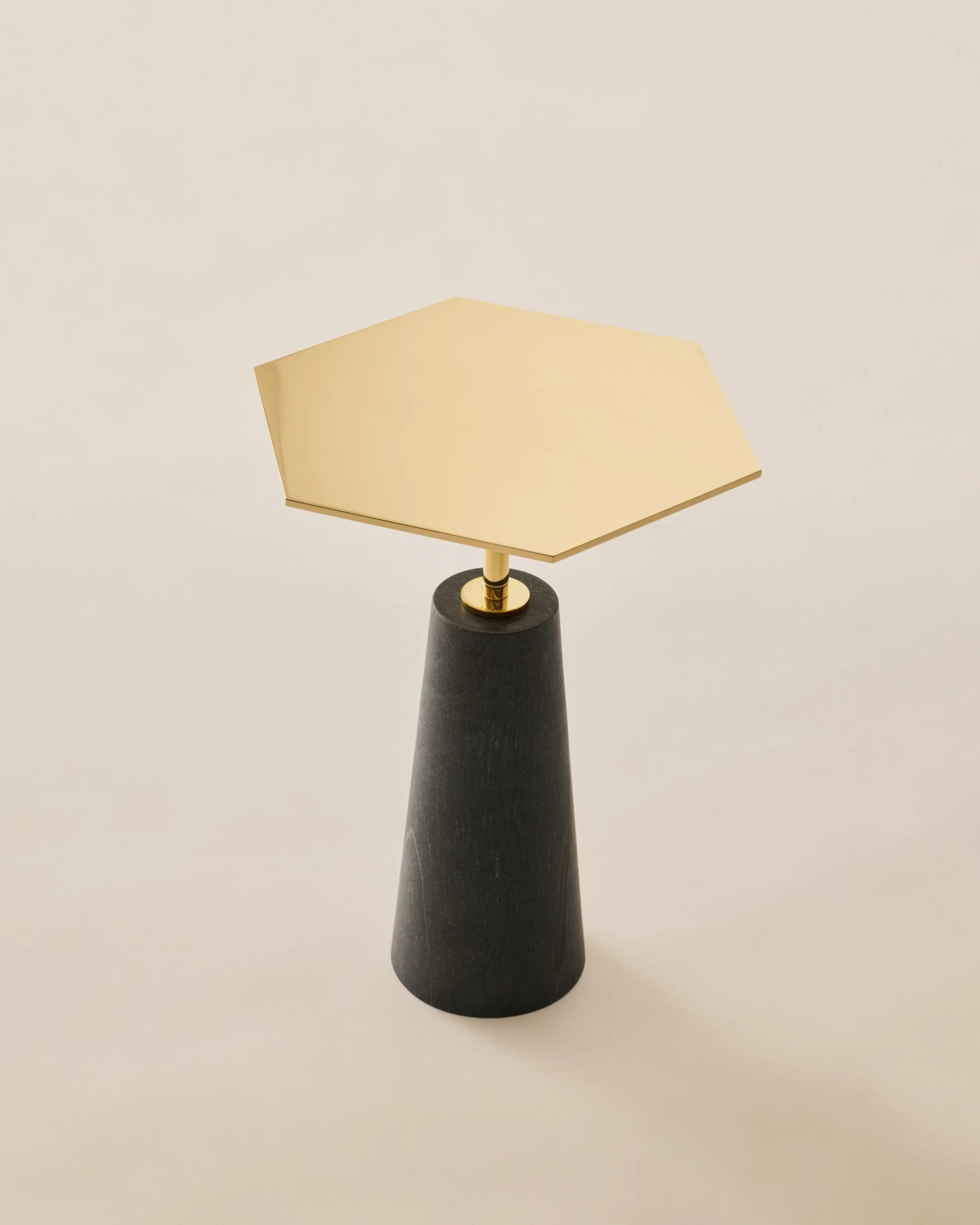 EC_4-24-25_Hawley-Sidetable_008+1B.jpg