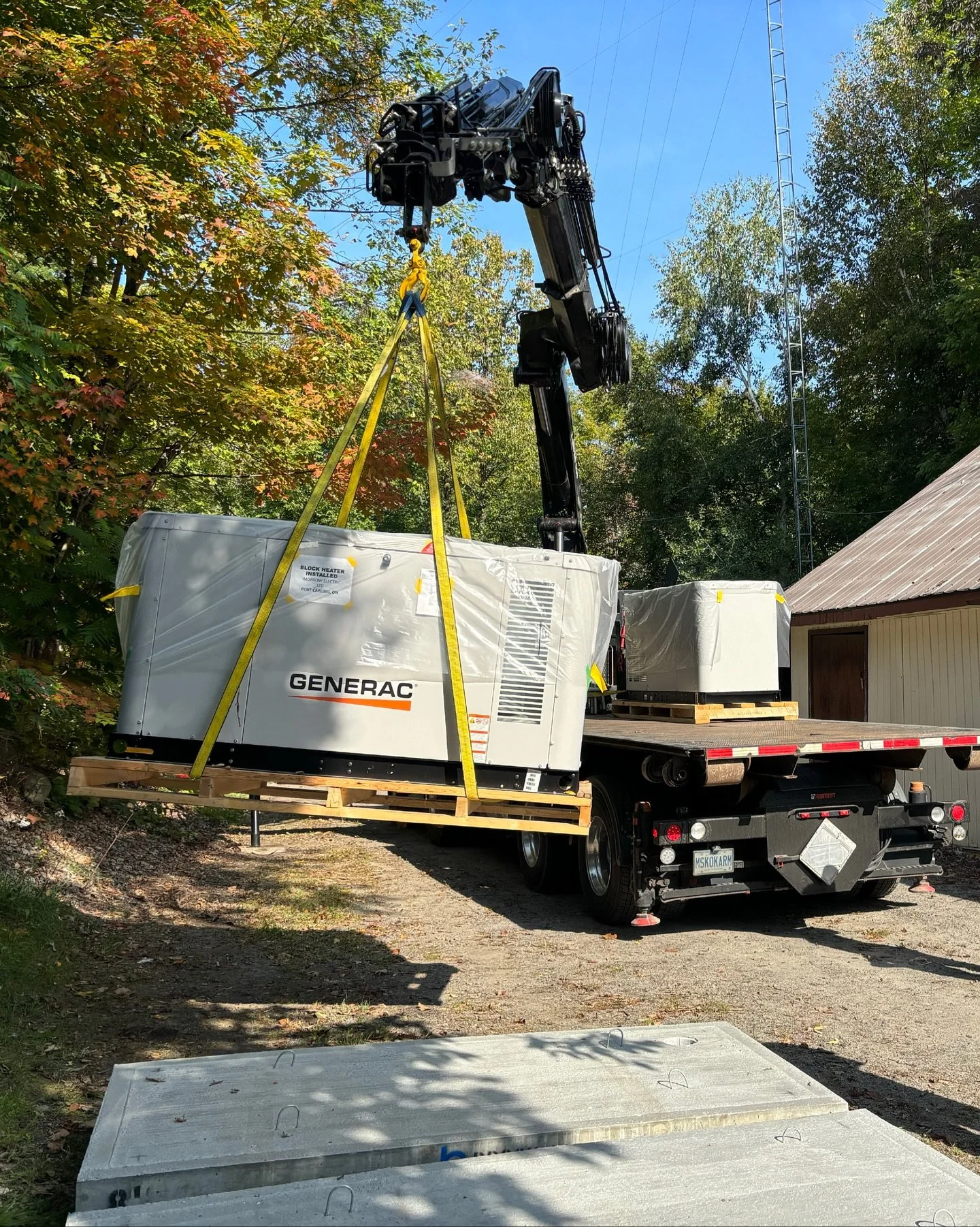 We lift heavy &ndash; and we do it with dexterity. This Generac unit needed some careful moves in a tight space. Thanks to Morrow Electric in Muskoka for the booking, and the footage.

#muskokahoisting #muskokaelectrician #muskokabuild #muskokabuilde