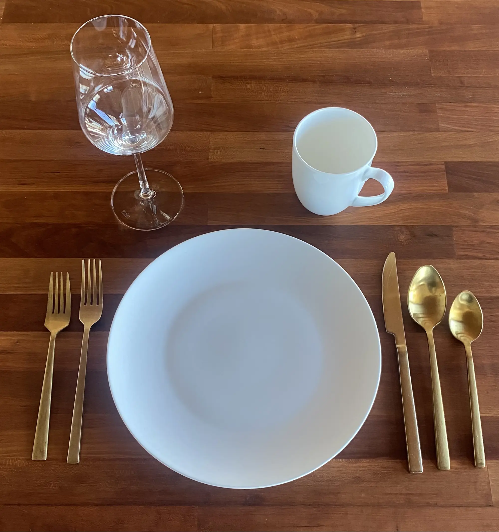 wedding rentals place setting.png