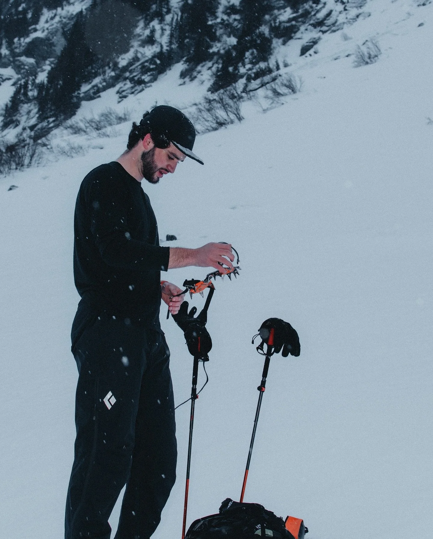 the days I’ll remember when I’m an old man. 
donning crampons at the base of the Thar couloir, on a deep mid-winter’s day last year.
📸 @renhcub 
#climbing #mountains #adventure #beautifulbritishcolumbia