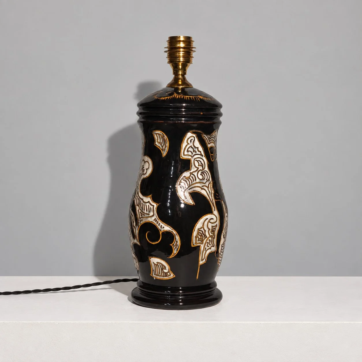 MT-031_Moller-Bogely_Lamp_Back_Square-Even.jpg