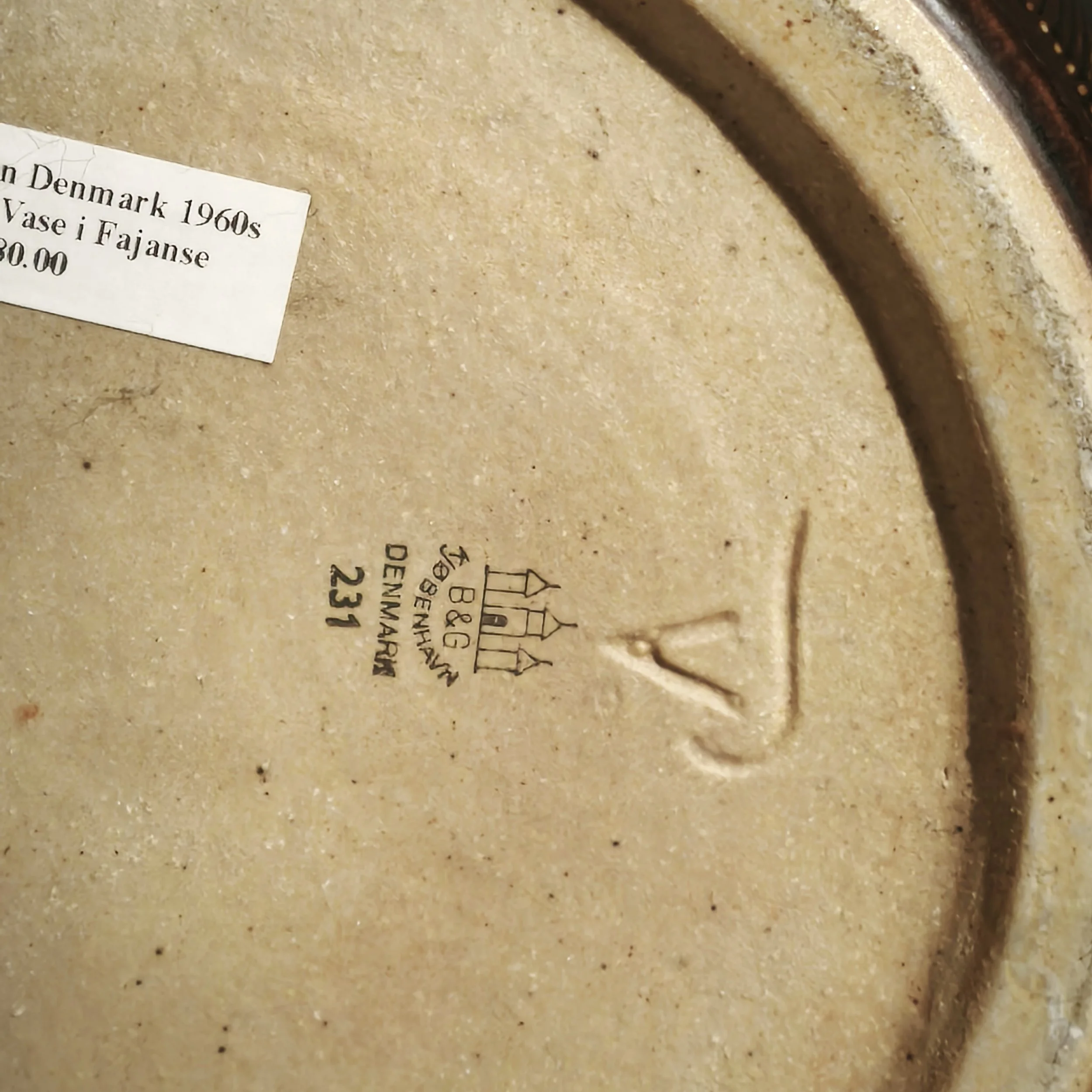 BG-231_Vase_Makers-Mark_Square.jpg