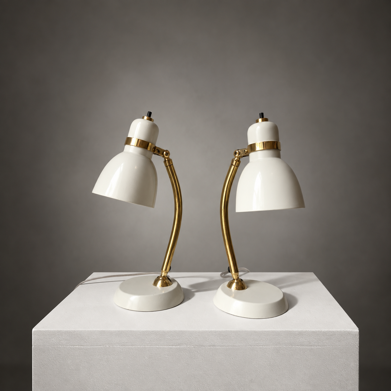 Pair of Norwegian Desk Lamps, attributed to Høvik Verk.png
