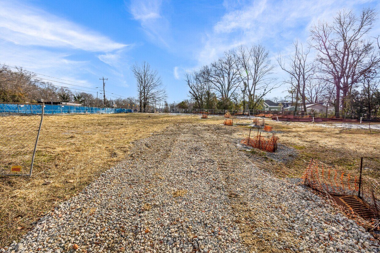 1100 Parkwood Avenue · Charlotte, NC 28205 For Sale · ±0.96 Acres · NS Zoning