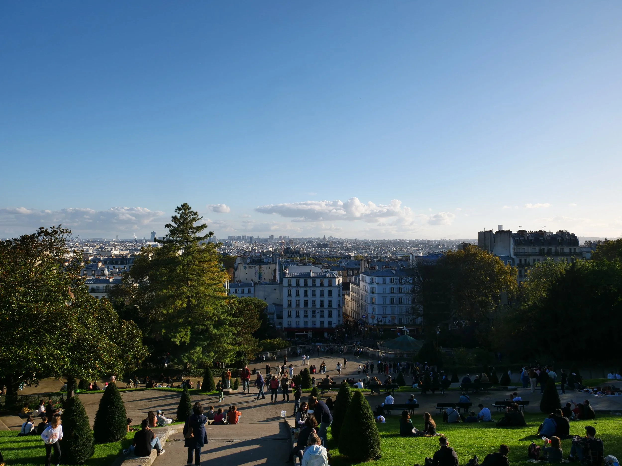 Capture panoramic views of Paris from the heart of Montmartre