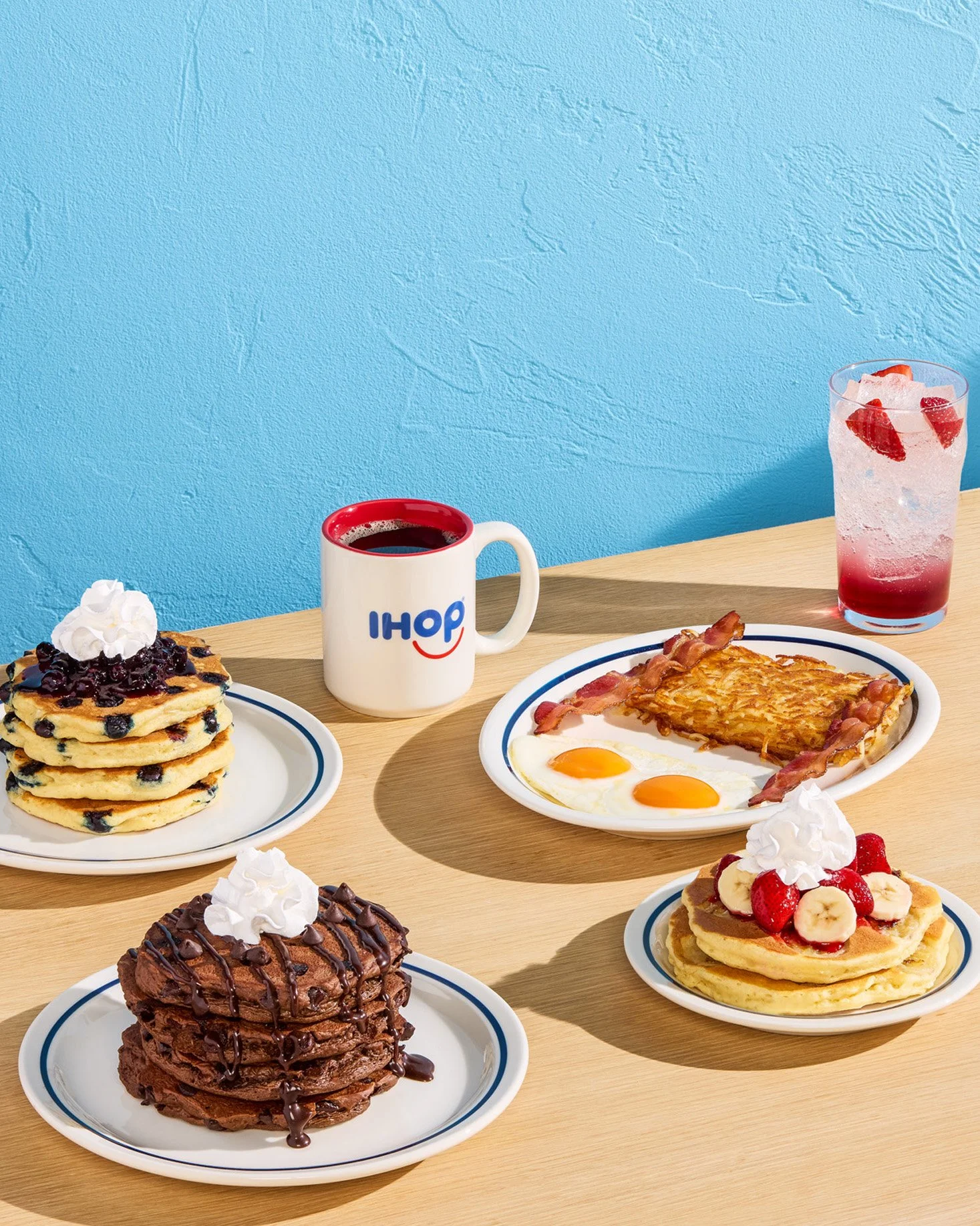 2web_Shot2_WorldFamousPancakes_FocusStack_shadow option_FLAT.jpg