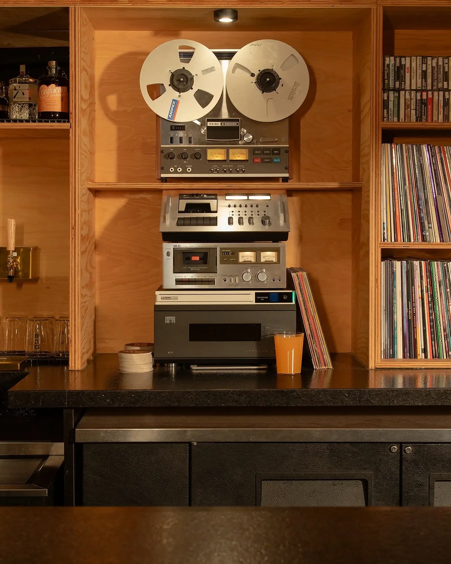 Magnetic tape and warm wood grain.
Late nights, steady meters, and the hiss that lives between tracks.
Every click, every reel, every rotation is just another way to listen slow.

📻 TEAC &times; AKAI &times; HI-FI
Filed under: tactile memories, unco