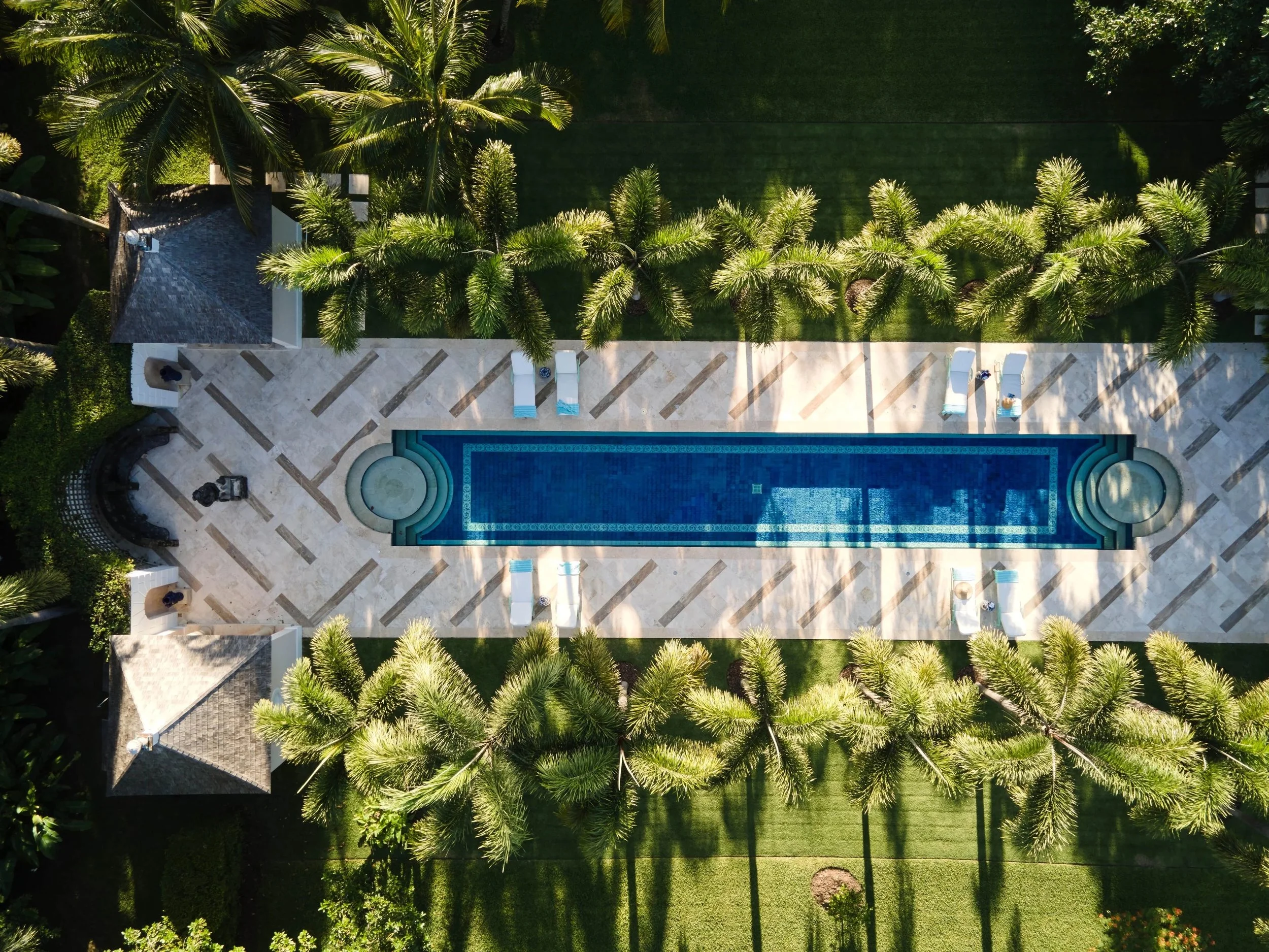 Tivioli+-+Lyford+Cay+-+Bahamas+-+Island+Dreaming+by+Amanda+Lindroth+-+Published+by+Vendome+Press+-+Photos+by+Dylan+Chandler+24+%281%29.jpg