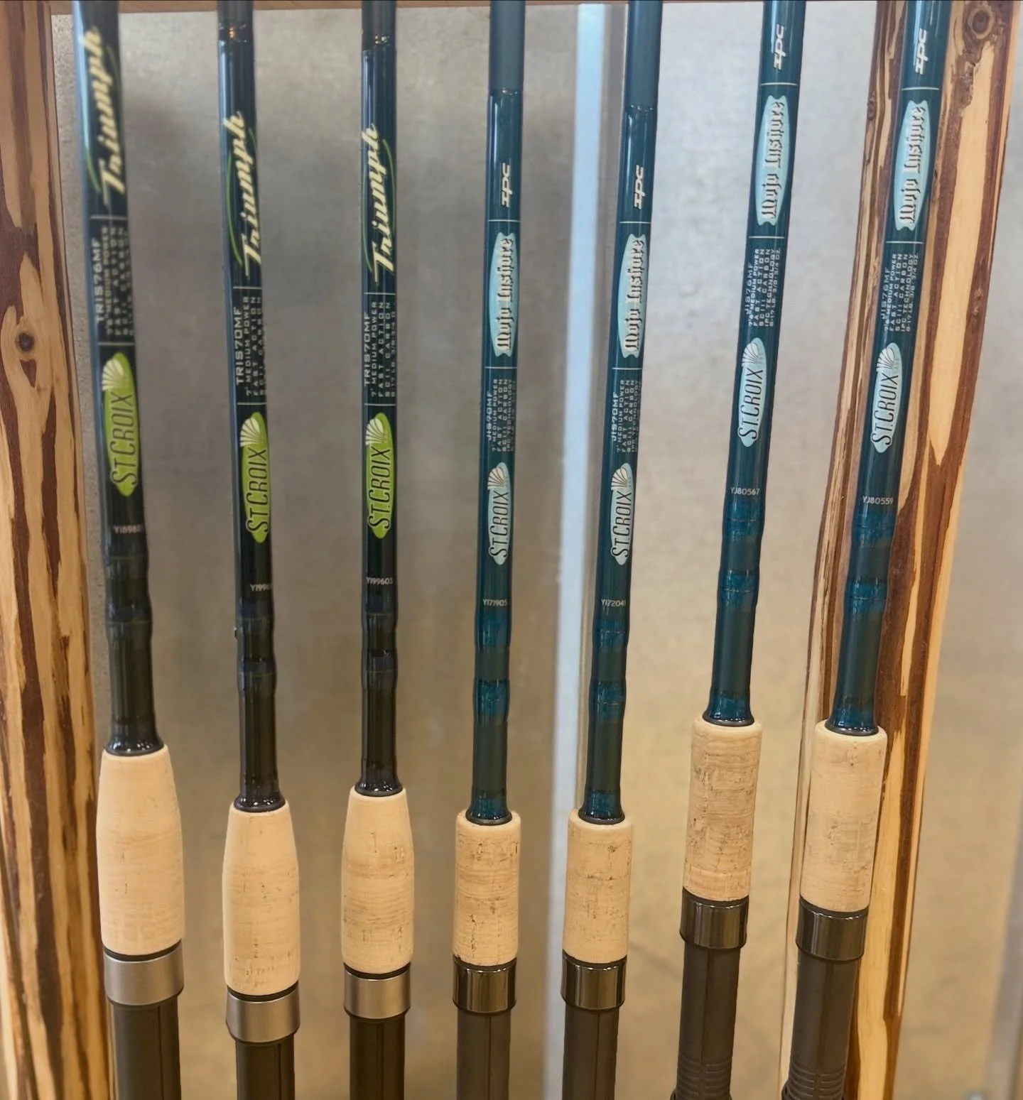A couple of the most proven inshore rods from @stcroixrods just hit our rod racks! 

Come pick up the Mojo Inshore and Triumph today!

#fishing #hiltonhead #stcroix