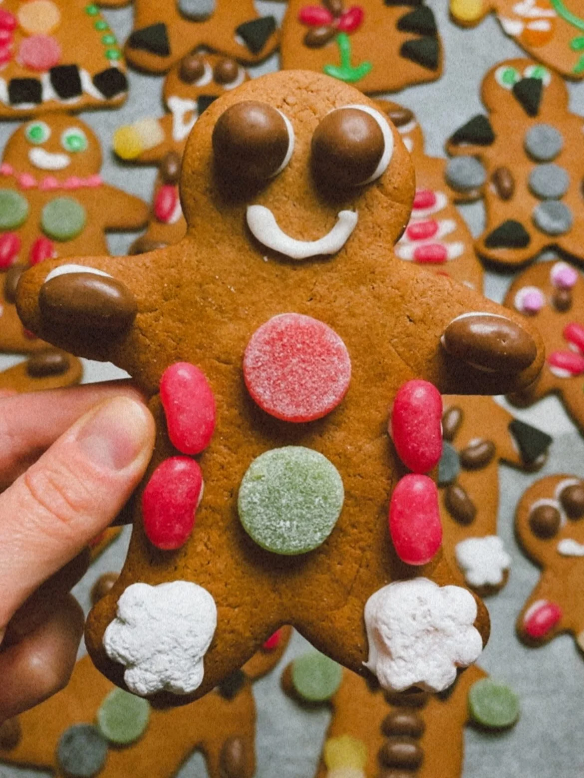 Huomenna klo 11-17 meid&auml;n joulumyyj&auml;iset, n&auml;hd&auml;&auml;n T&auml;ktomin koululla! Ihana joulutunnelma t&auml;&auml;ll&auml;, tule kurkkimaan &hearts;️

#visithanko #T&auml;ktom #vanhakoulu #joulumyyj&auml;iset #joulumarkkinat #joulut