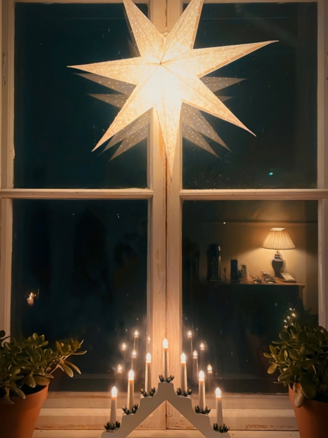 Mik&auml; tunnelma meid&auml;n joulumyyj&auml;isiss&auml;! 🎄Syd&auml;mellinen kiitos jokaiselle t&auml;n&auml;&auml;n paikalla olleelle 🫶 Huikeita k&auml;sity&ouml;l&auml;isi&auml; ja ihania lahjaideoita, mielt&auml; ilahduttavaa musisointia, yhdes