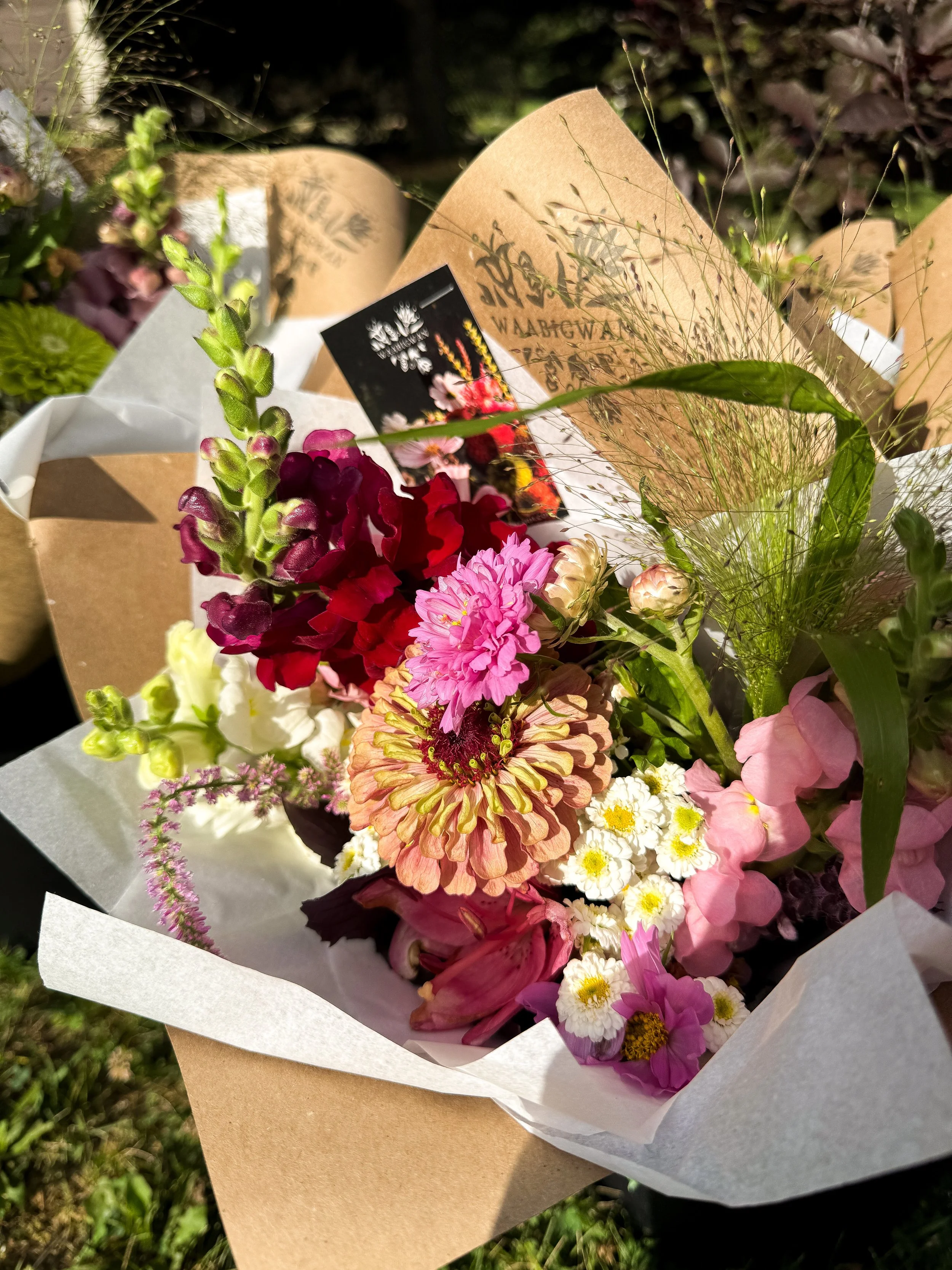 Waabigwan Wagon Bouquet