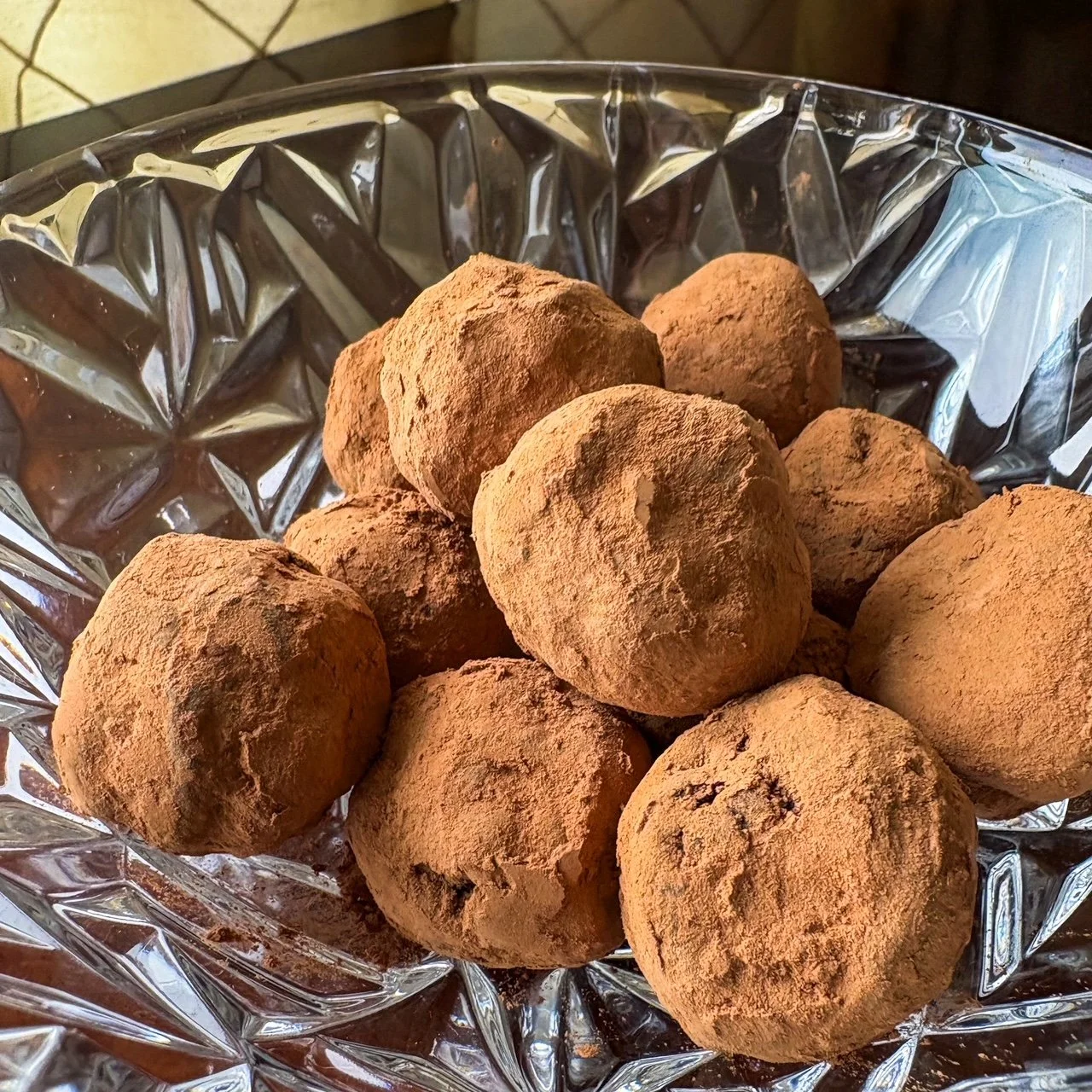 These balsamic chocolate truffles are proof that a small kitchen can still produce something truly elegant. With just a handful of ingredients and a little patience, you&rsquo;ll create rich, decadent truffles with deep chocolate flavor and a subtle 
