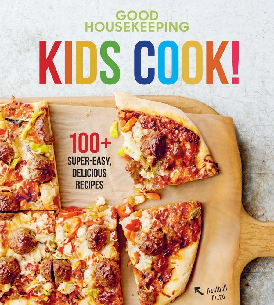 Good Housekeeping has created the perfect cookbook for kids of all ages who are eager to step in the kitchen. It features more than 100 delicious, fail-safe recipes, accompanied by colorful photographs and basic kitchen and cooking how-tos. Prepare t