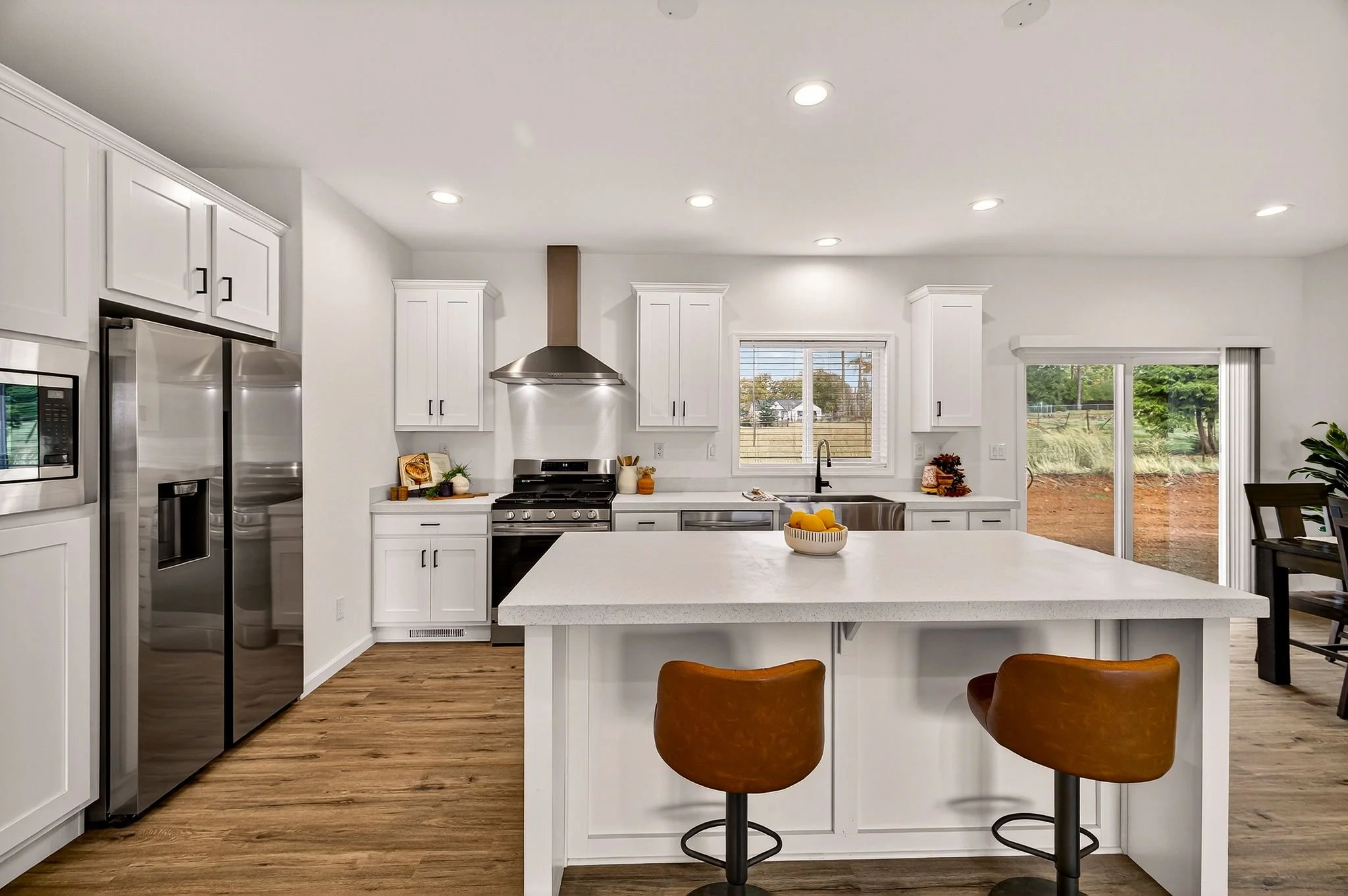 mls_6160 Beacon Ct - 018 (Photos).jpg