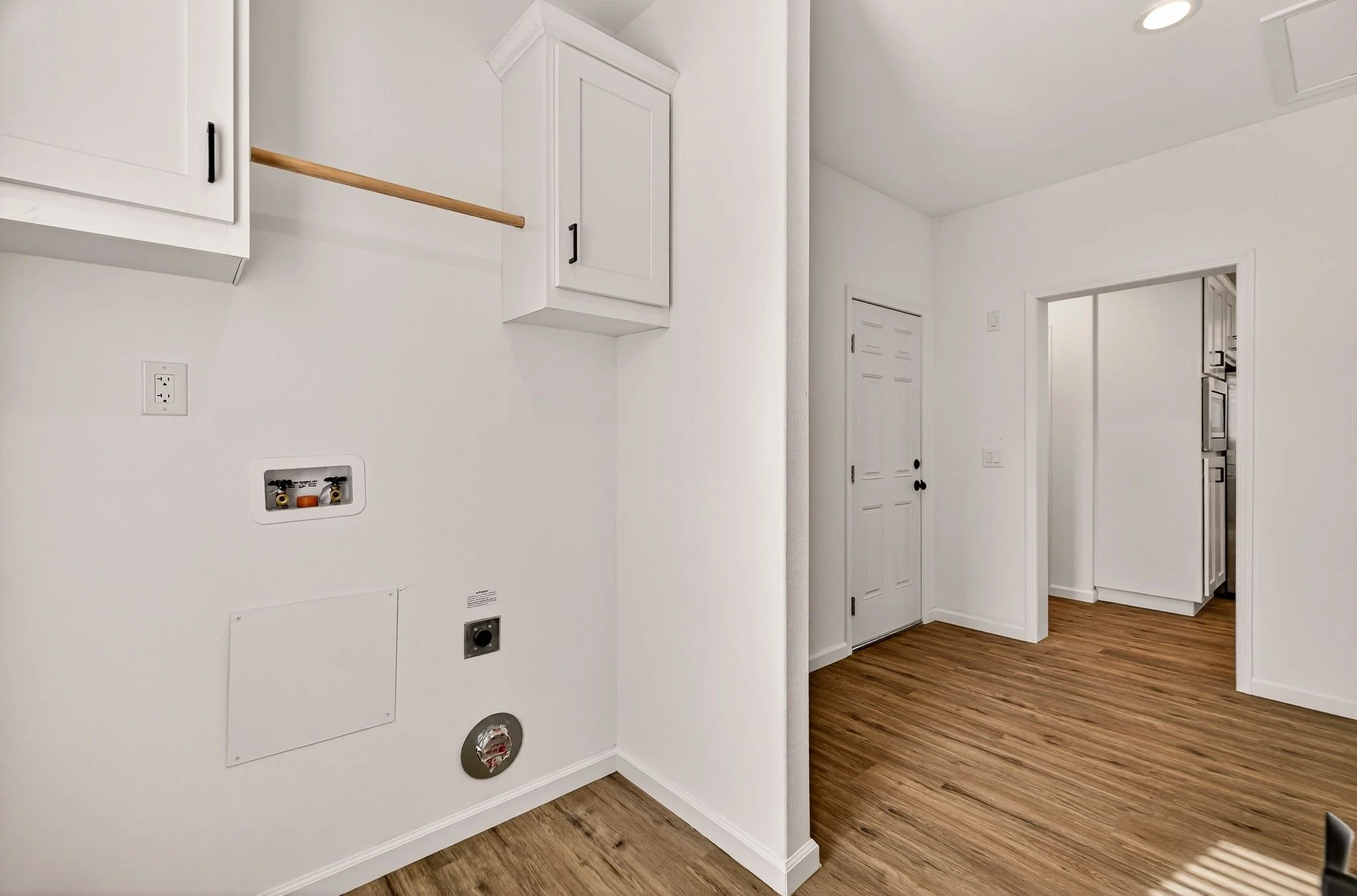 mls_6160 Beacon Ct - 049 (Photos).jpg