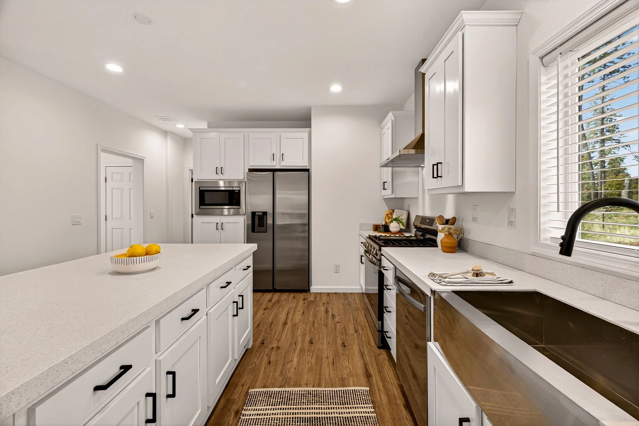 mls_6160 Beacon Ct - 022 (Photos).jpg