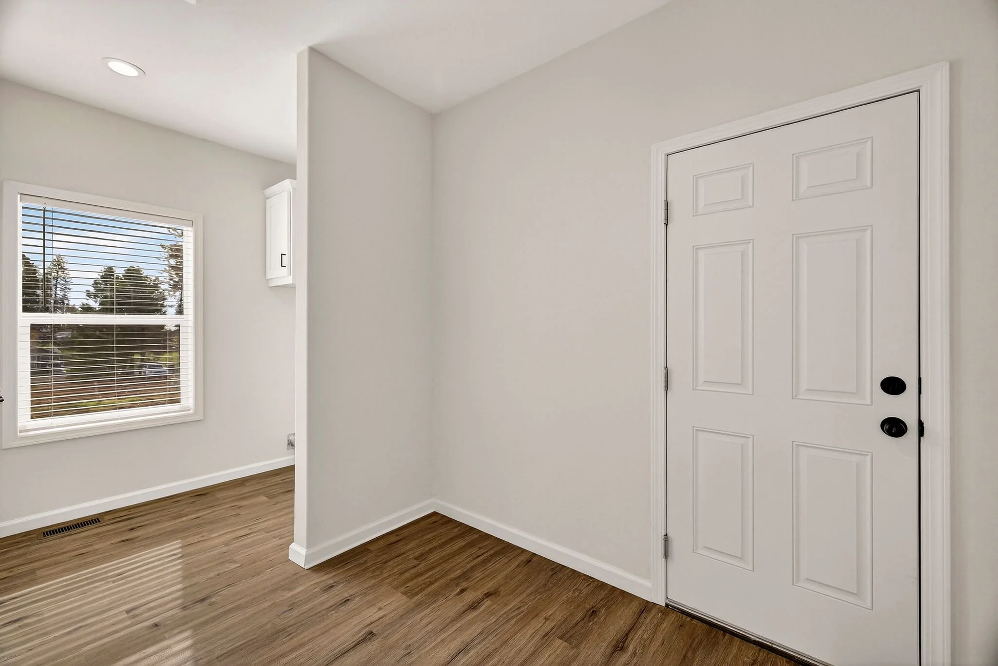 mls_6160 Beacon Ct - 048 (Photos).jpg