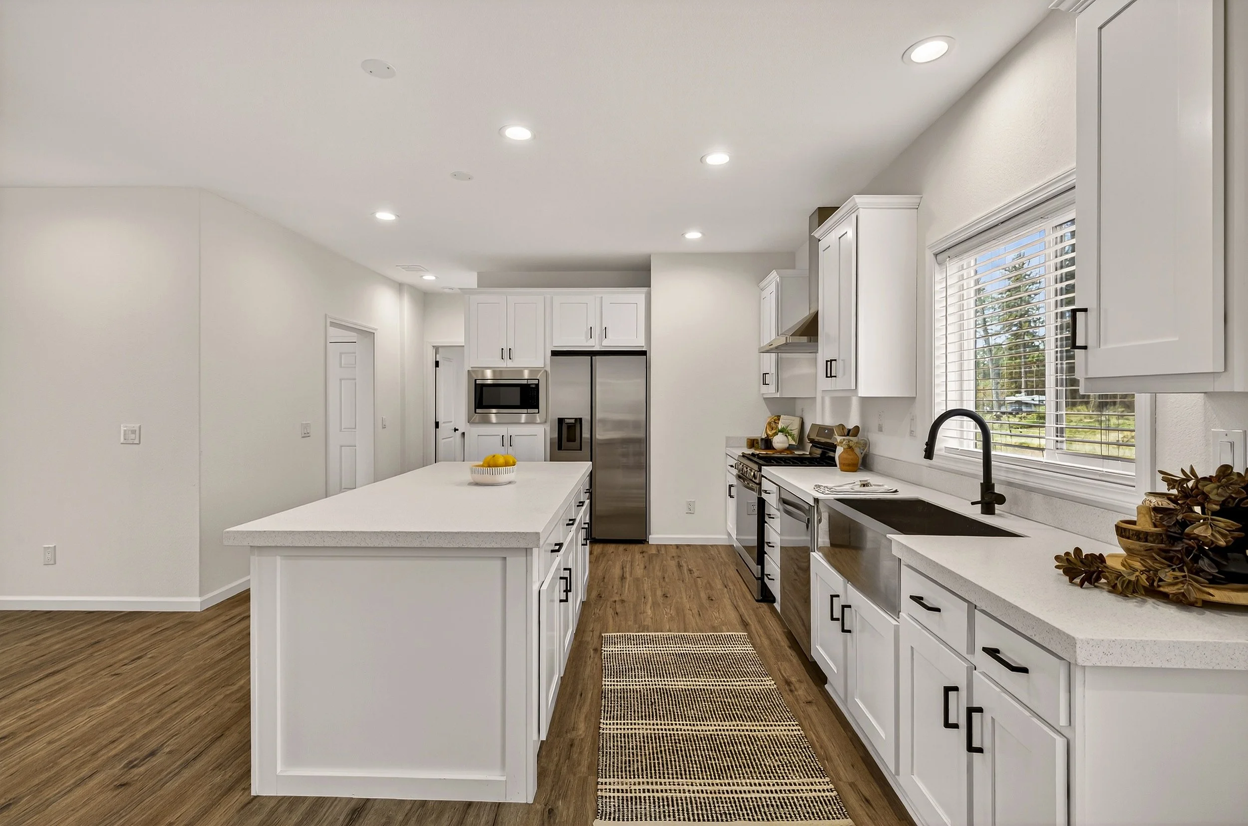 6160 Beacon Ct - 021 (Photos).jpg