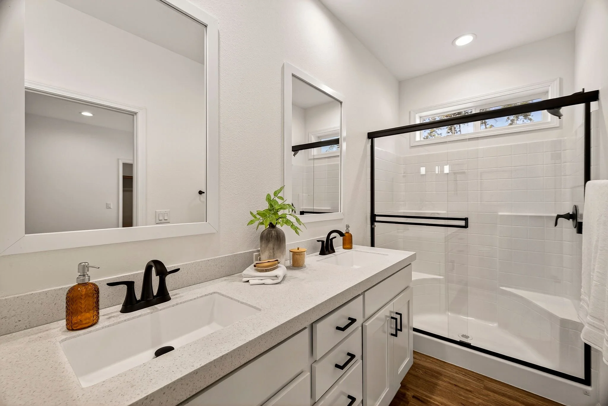 mls_6160 Beacon Ct - 037 (Photos) (1).jpg