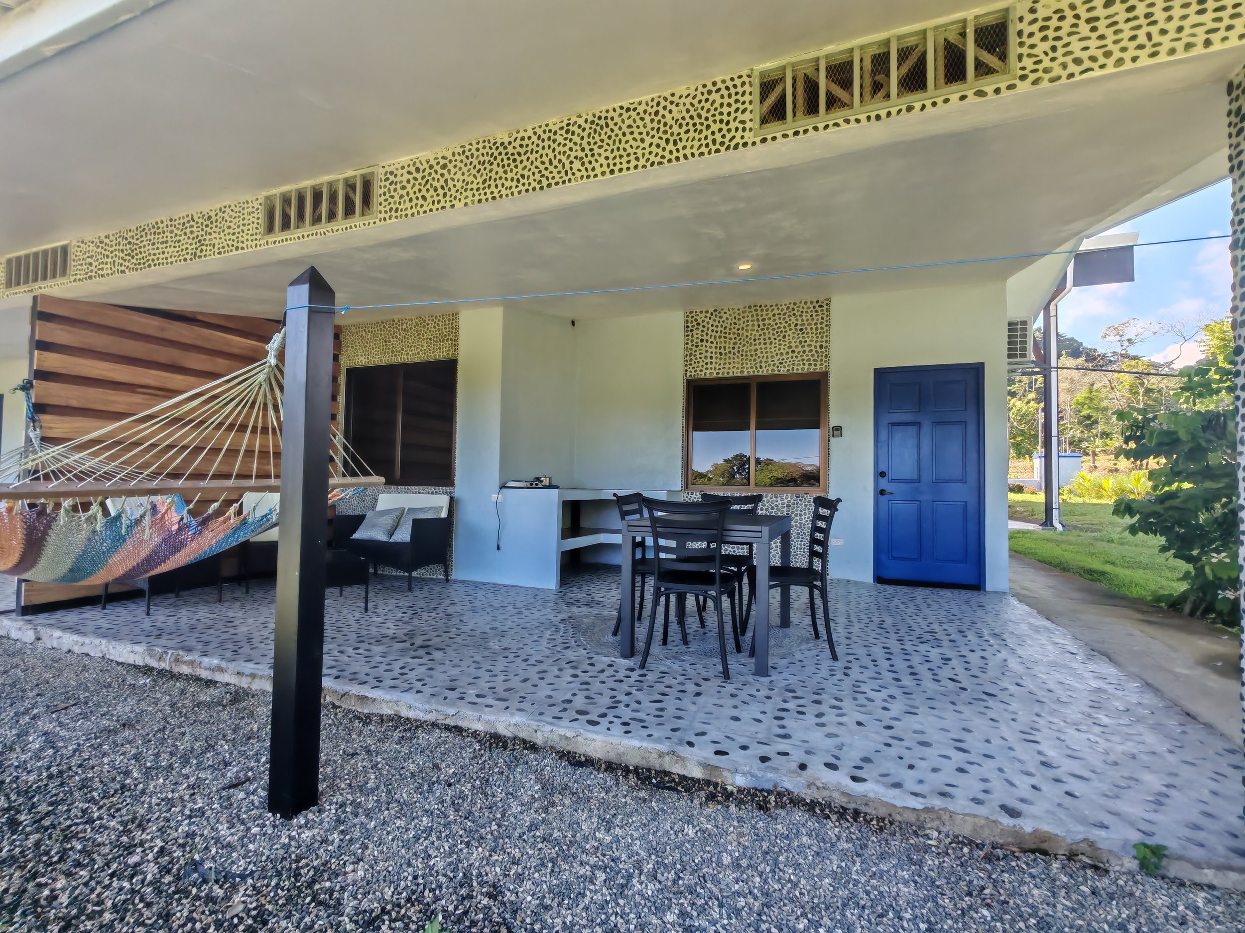 El Nido outdoor terrace