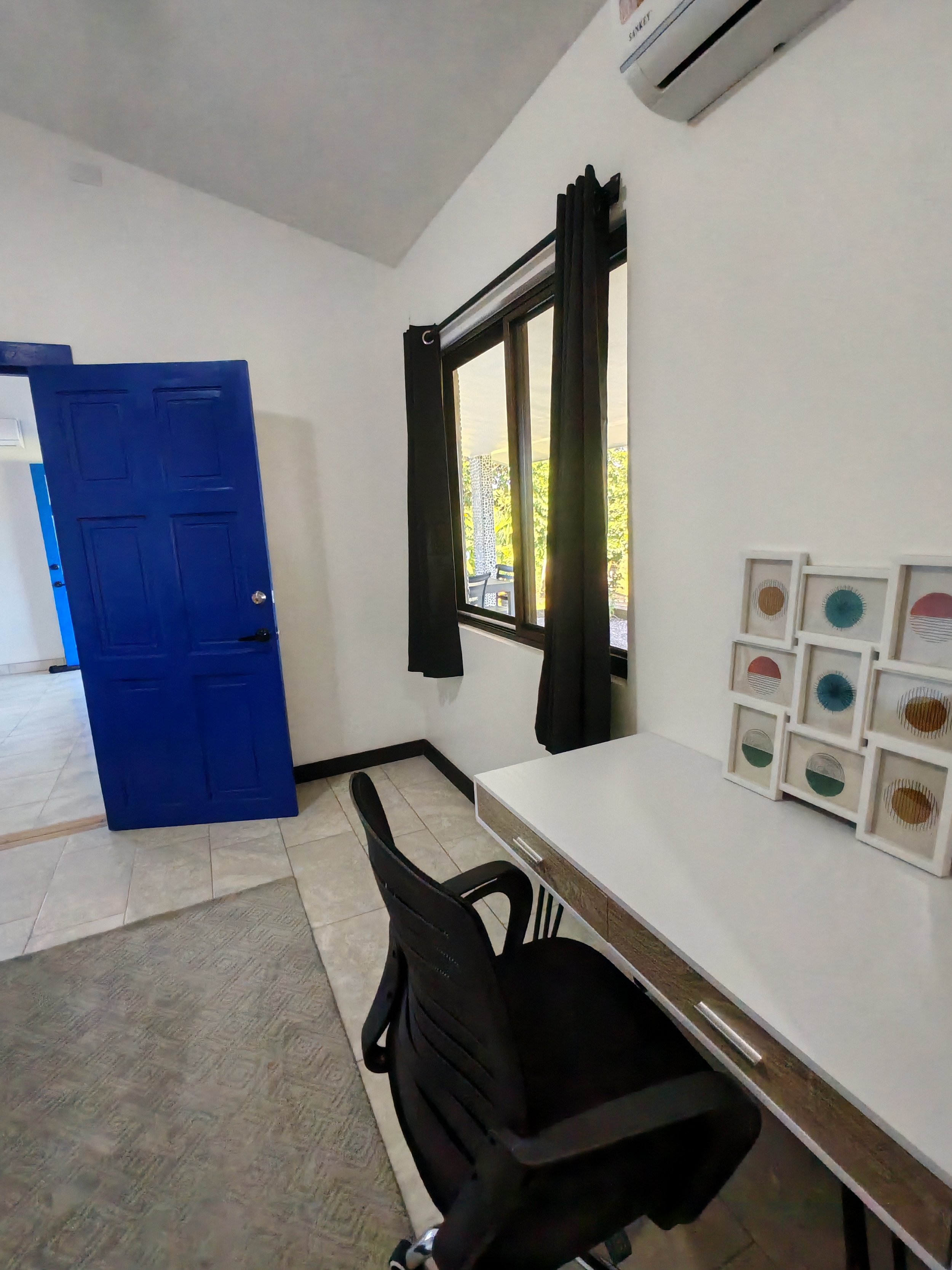 Office/ 2nd room with desk