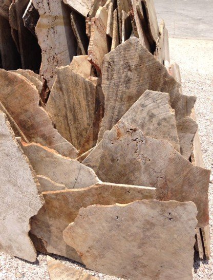 Laja de Mármol Laminado Travertino Rojo