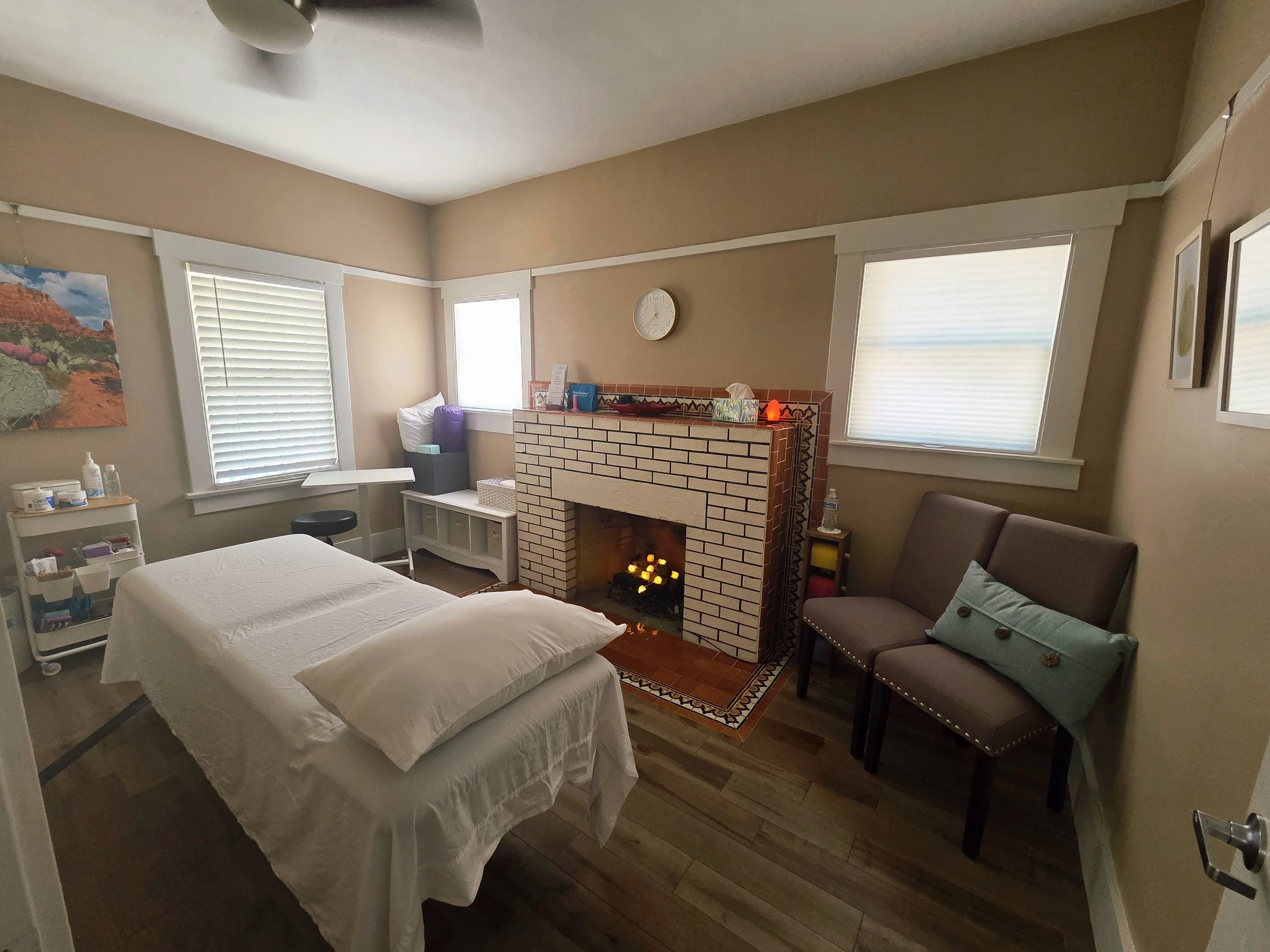 Treatment space at Full Circle PT