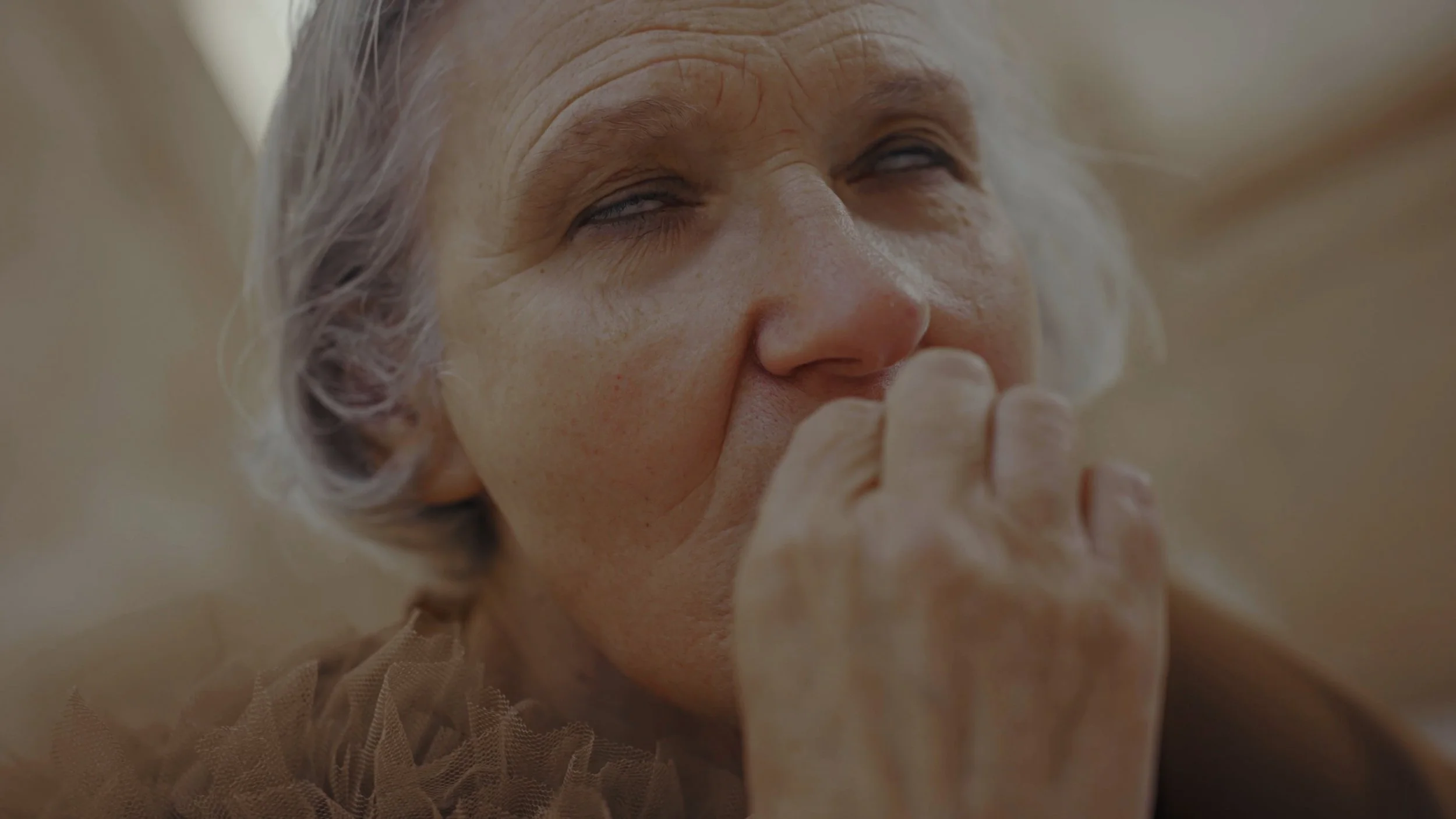 Verònica Hernández videodanza "Tierra Quemada" fotografías por Claudia Herrán