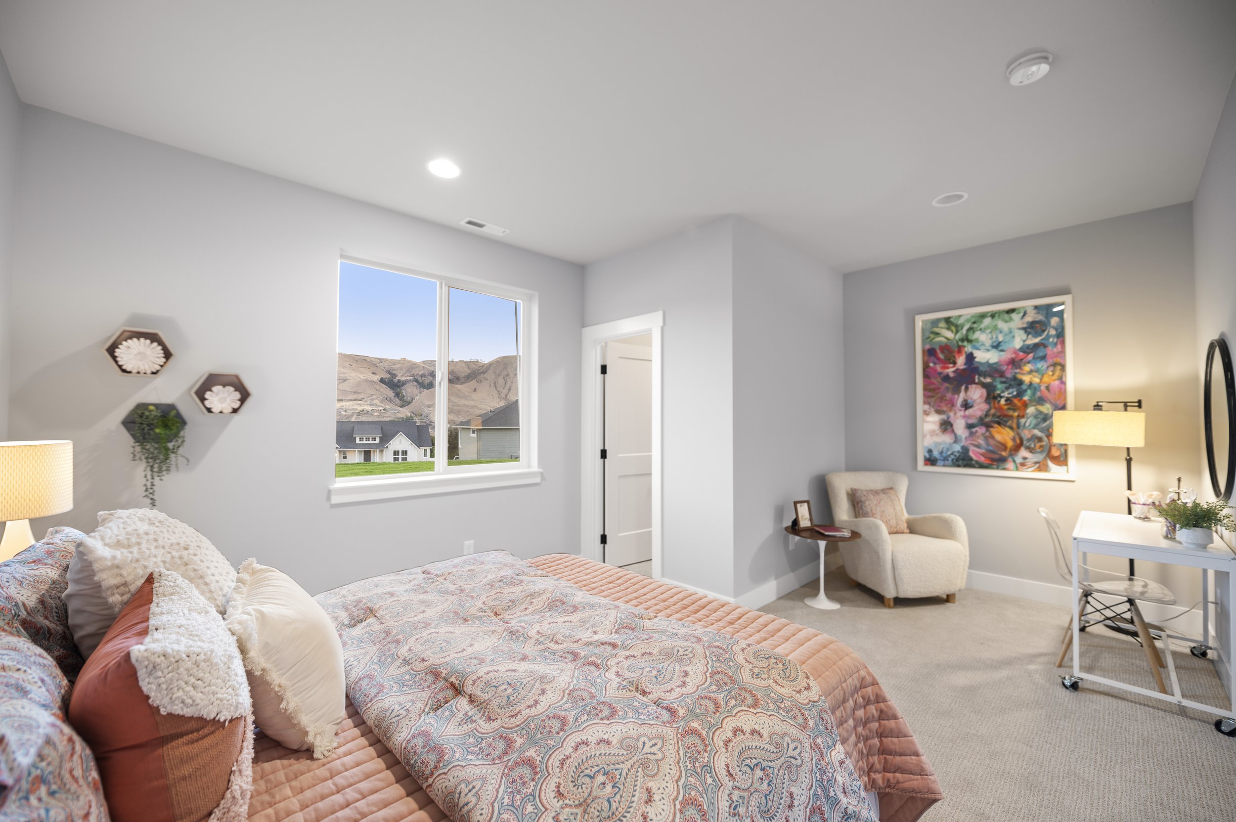 bedrom-wenatchee-pnw-hdr.jpg