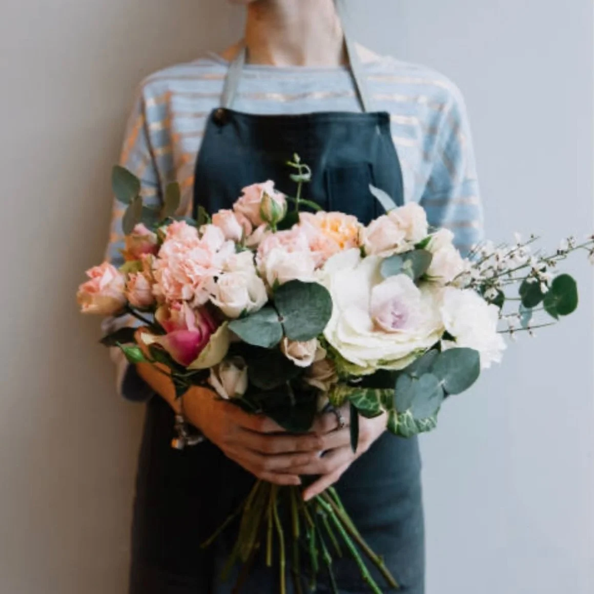 Hiring floral designers! If you or someone you know has experience as a wedding floral designer, we would love to hire you! Please send resumes to 
sparkeventstaffing@gmail.com
Website:
sparkeventstaffing.com
.
.
.
.
#sparkeventstaffing #fortworthwed
