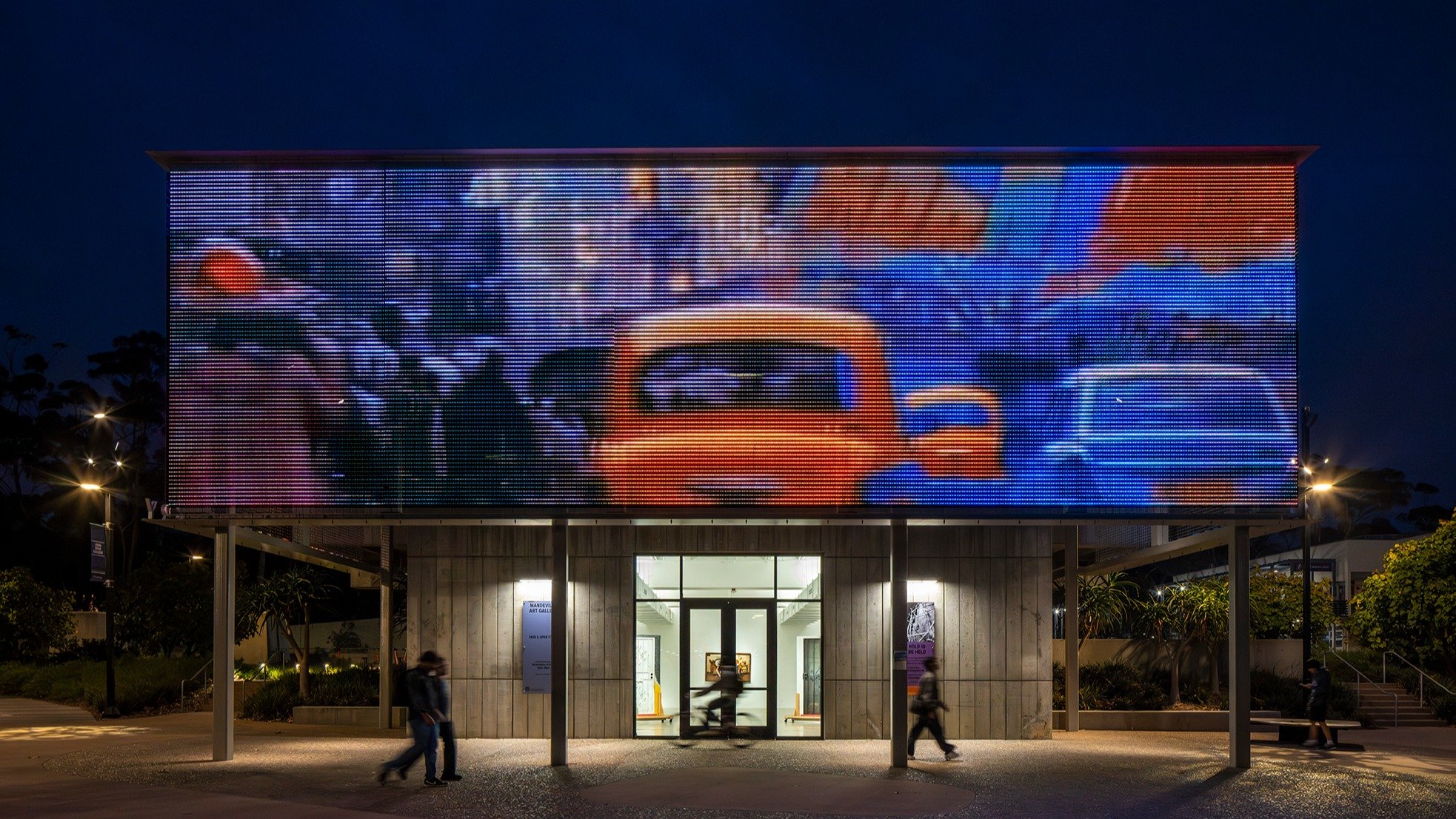 দিকশূন্য dikshuno (no direction) 2026

Bringing Kolkata to UCSD campus with this video experiment installed as part of the To Hold Is To Be Held show at the Mandeville gallery.