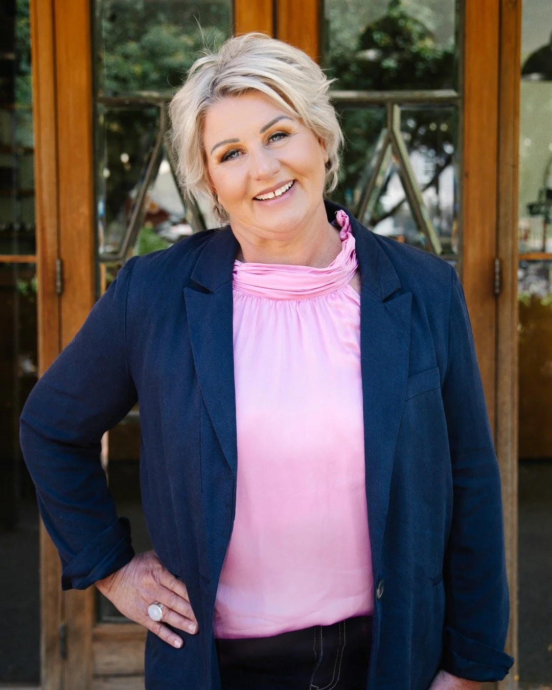 If there&rsquo;s one thing I&rsquo;ve learned, it&rsquo;s that people don&rsquo;t connect with logos - they connect with faces.

⚡Your face.
⚡Your story.

The way you show up.

Personal branding isn&rsquo;t about having a &ldquo;perfect feed.&rdquo;
