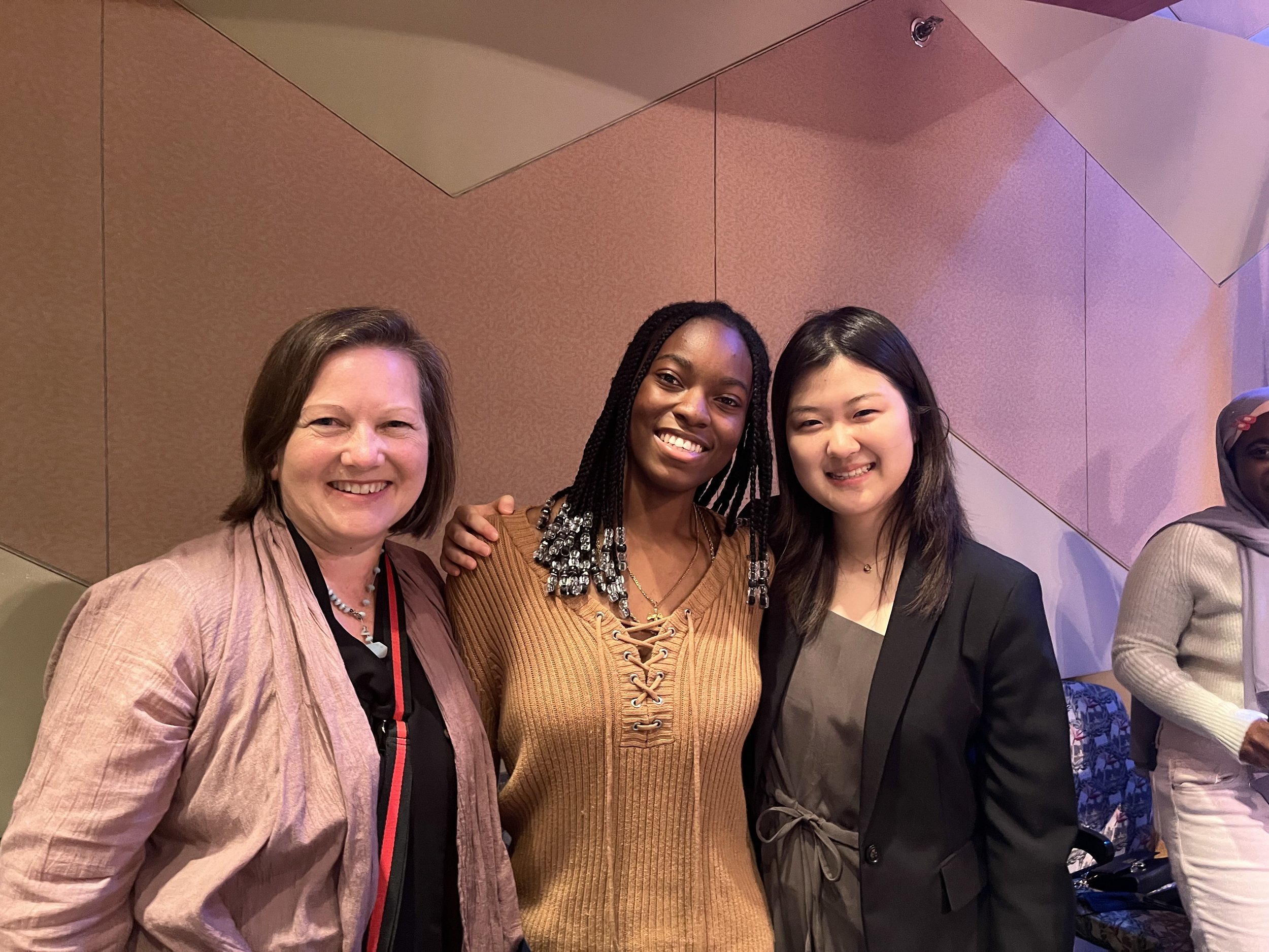 WriteGirl Member Salome Agbaroji Named 2022 LA Youth Poet Laureate